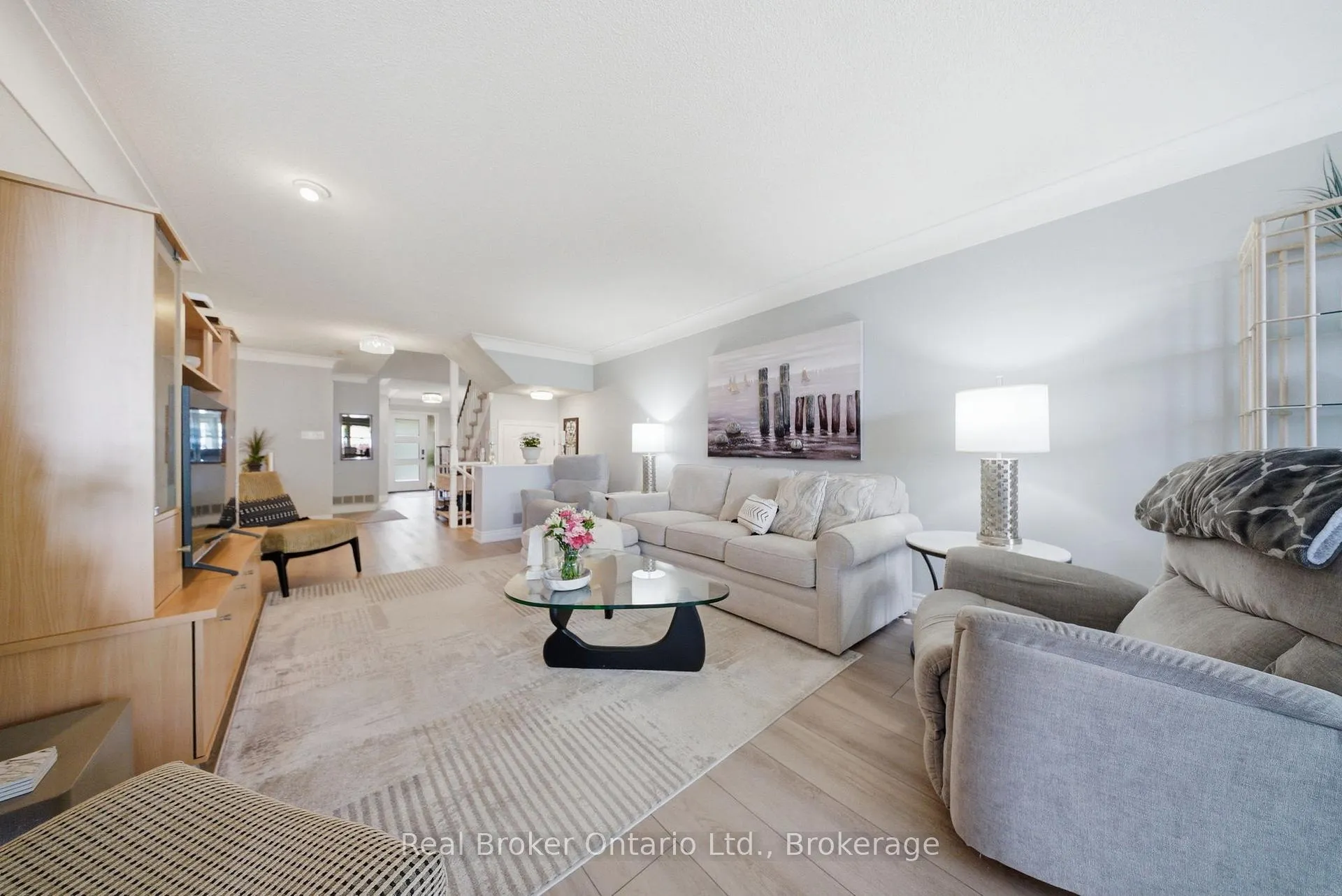Photo 8 of 23 Edgewater Drive, Hamilton, Lakeshore — HOMEH