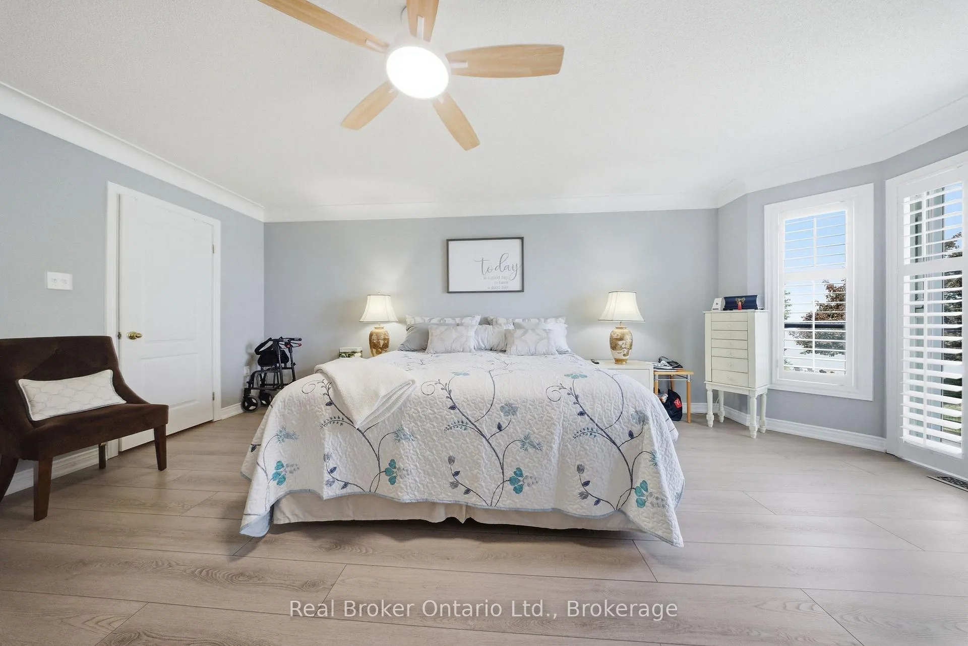 Photo 16 of 23 Edgewater Drive, Hamilton, Lakeshore — HOMEH