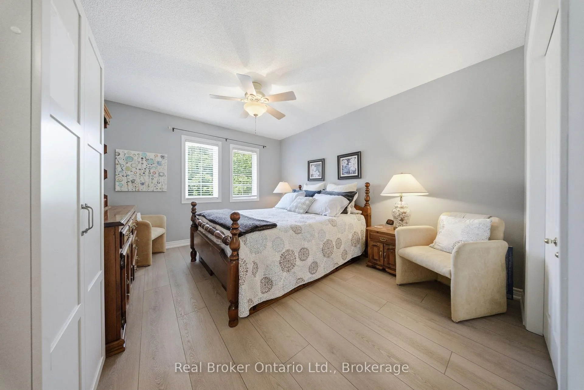 Photo 17 of 23 Edgewater Drive, Hamilton, Lakeshore — HOMEH