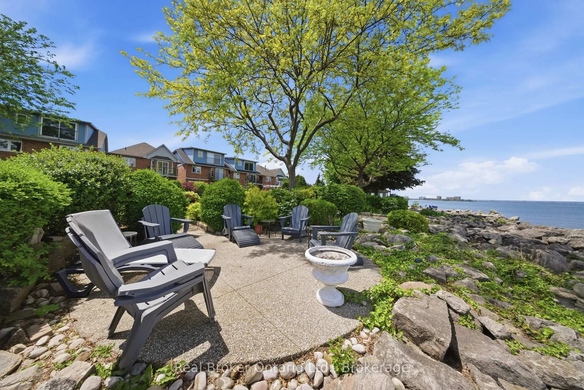 Photo 28 of 23 Edgewater Drive, Hamilton, Lakeshore — HOMEH