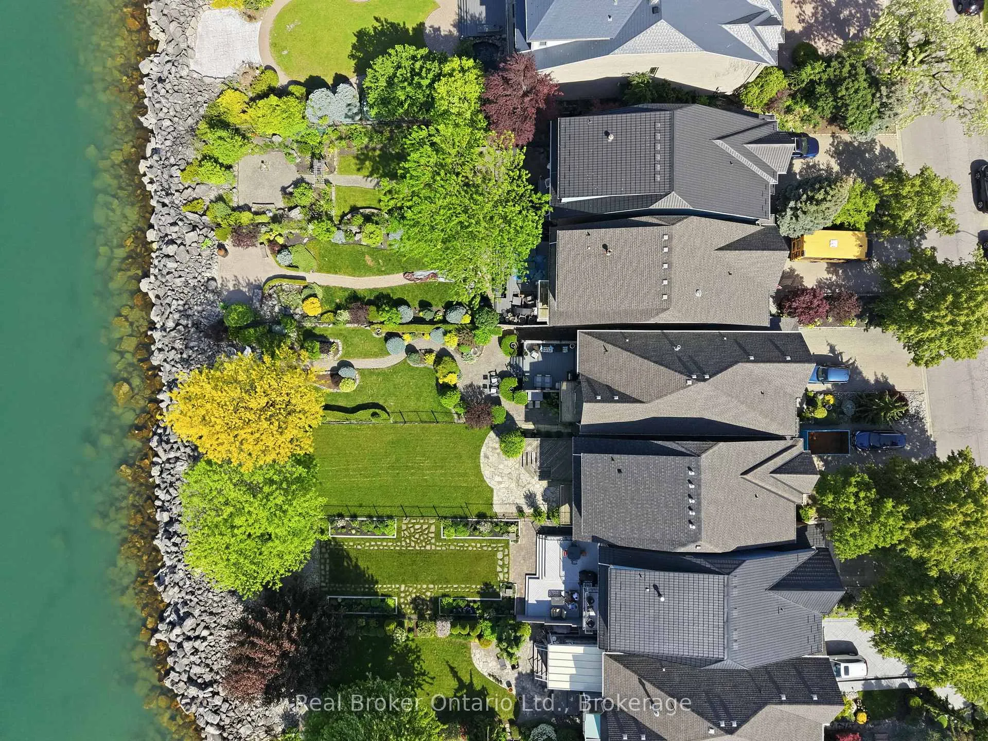 Photo 30 of 23 Edgewater Drive, Hamilton, Lakeshore — HOMEH