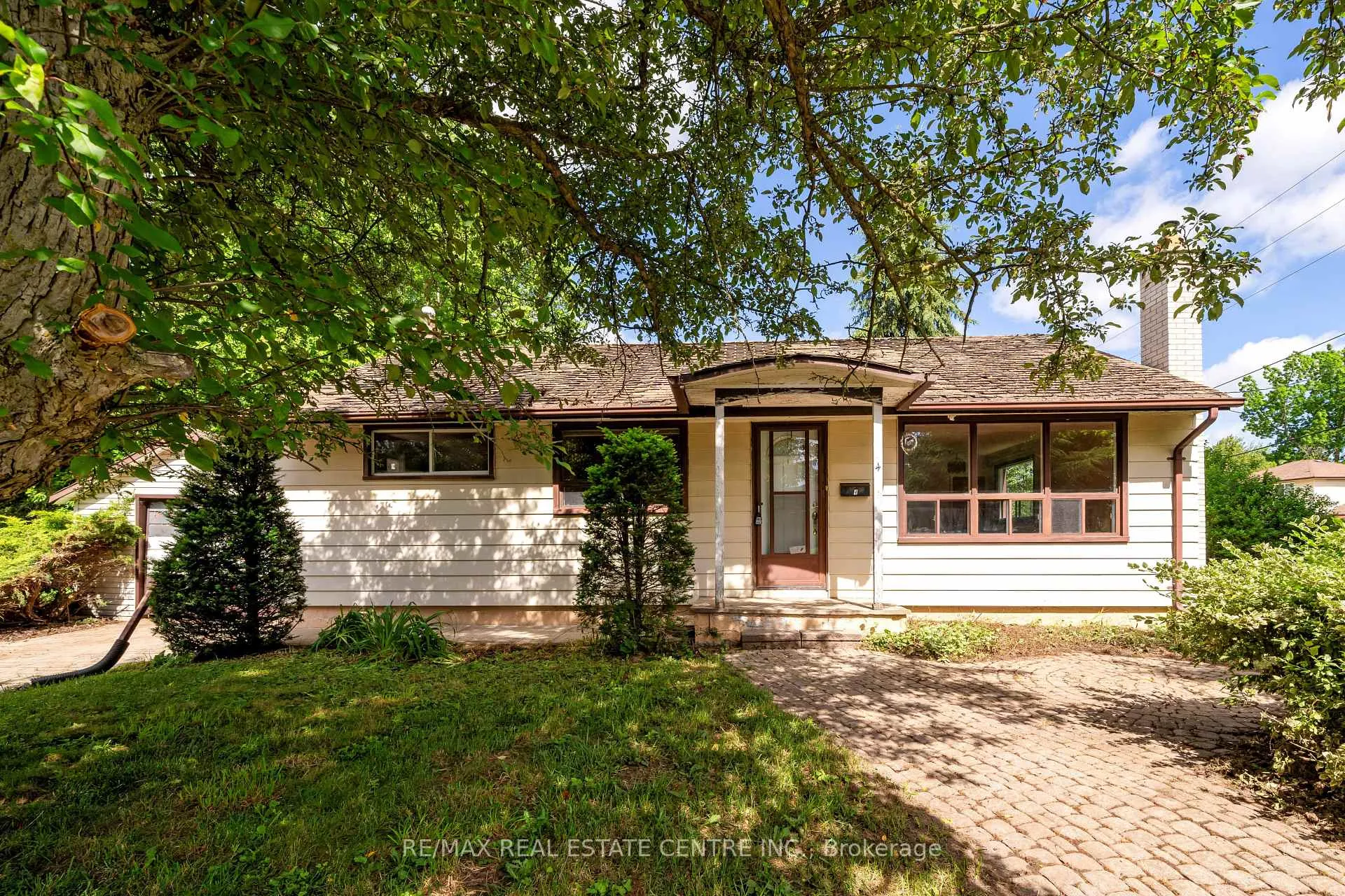 Photo 1 of 4 Pauline Street, Halton Hills, Georgetown — HOMEH