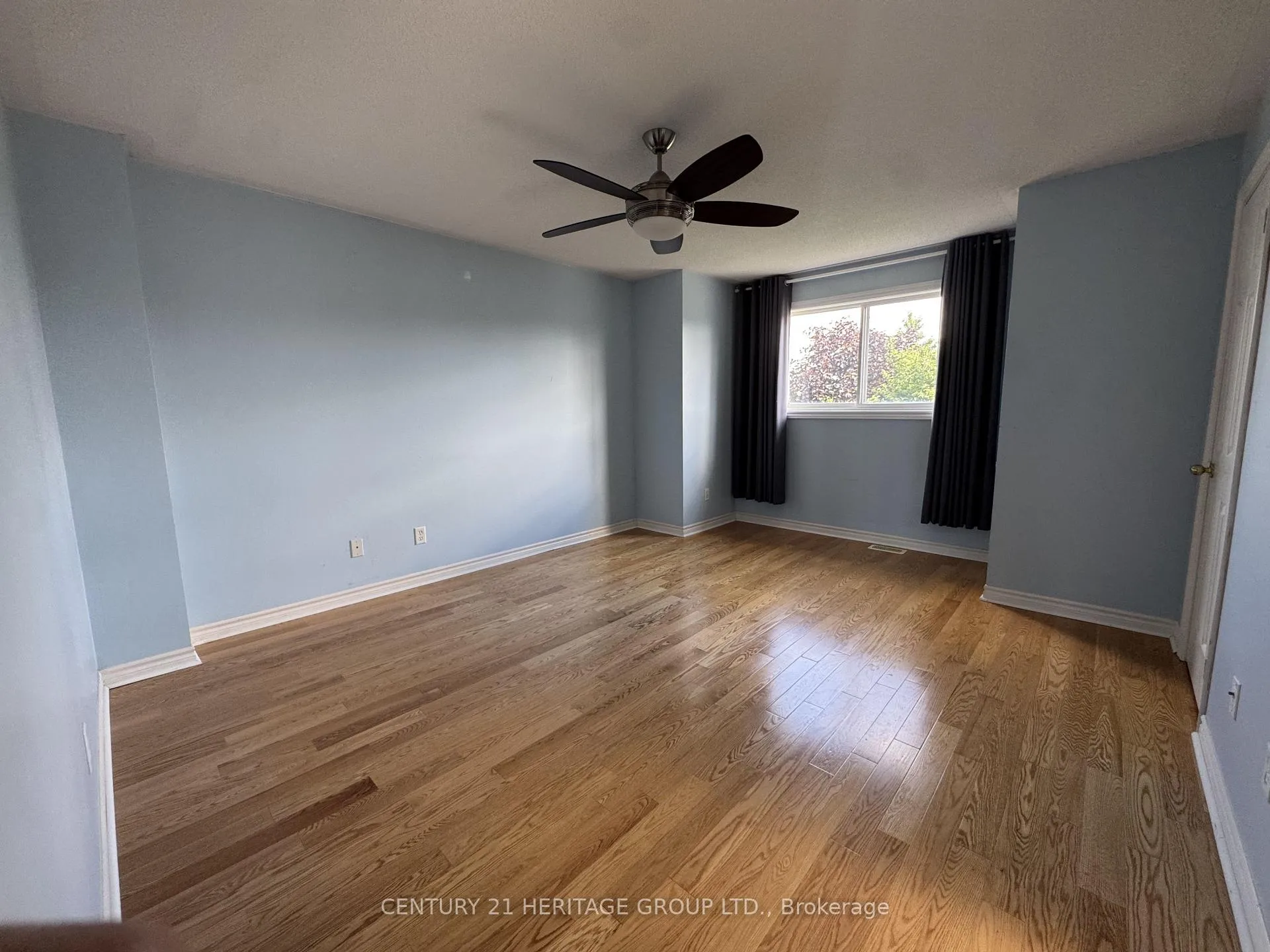 Photo 9 of 82 Kenwell Crescent, Barrie, Holly — HOMEH