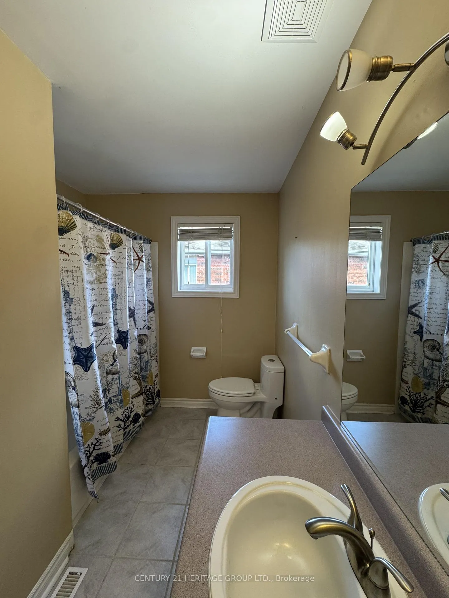 Photo 14 of 82 Kenwell Crescent, Barrie, Holly — HOMEH