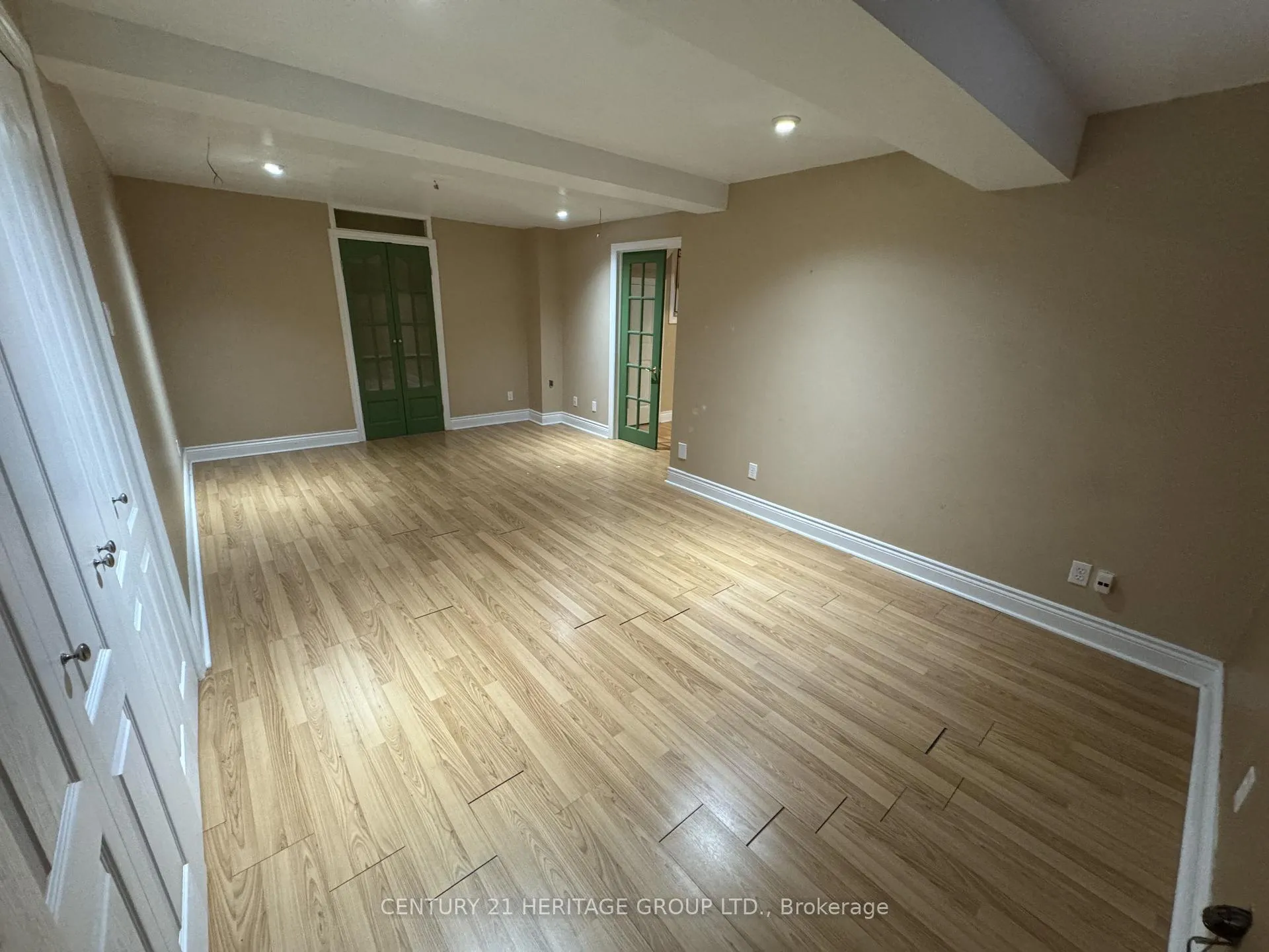Photo 17 of 82 Kenwell Crescent, Barrie, Holly — HOMEH