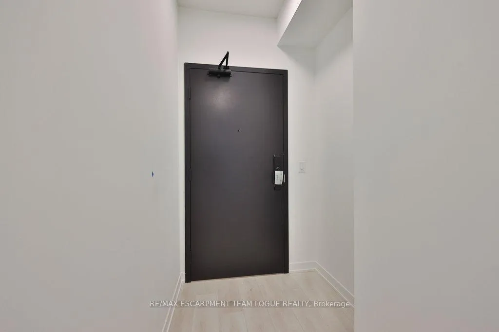 Photo 10 of Unit D605, 4878 Powers Common, Burlington, Alton — HOMEH