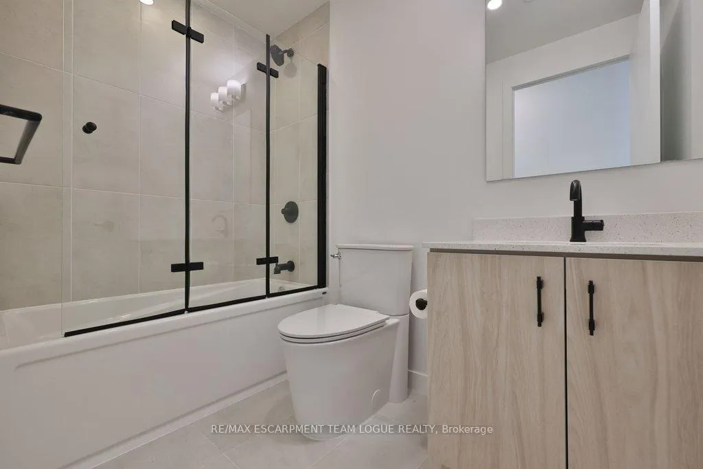 Photo 13 of Unit D605, 4878 Powers Common, Burlington, Alton — HOMEH