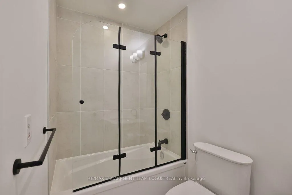 Photo 14 of Unit D605, 4878 Powers Common, Burlington, Alton — HOMEH