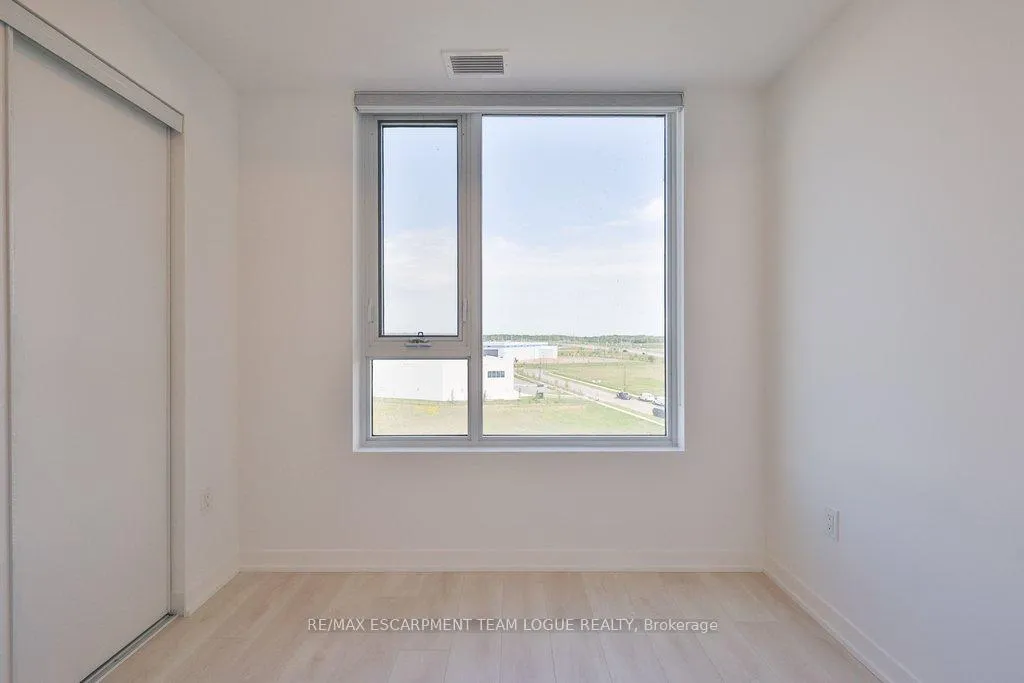 Photo 19 of Unit D605, 4878 Powers Common, Burlington, Alton — HOMEH