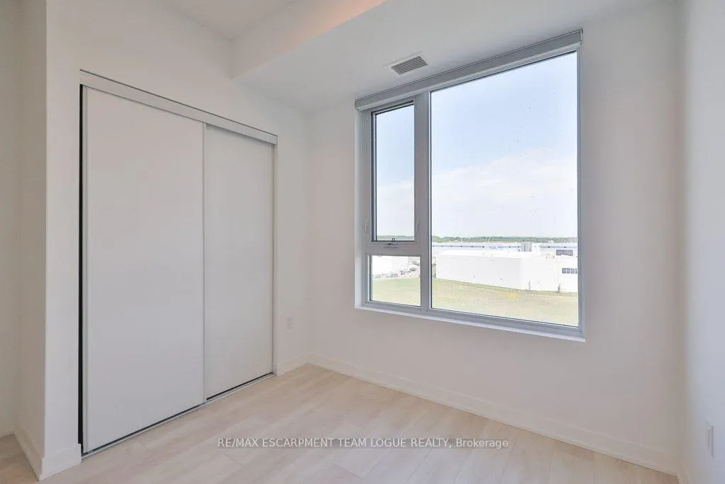 Photo 20 of Unit D605, 4878 Powers Common, Burlington, Alton — HOMEH