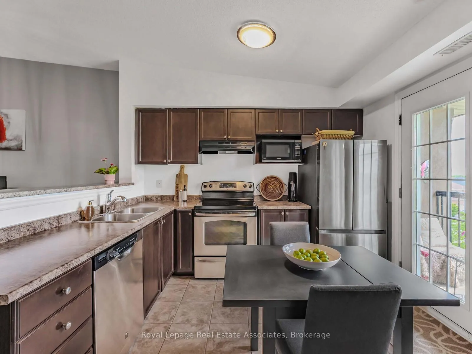 Photo 8 of Unit 405, 1390 Main Street E, Milton, Dempsey — HOMEH