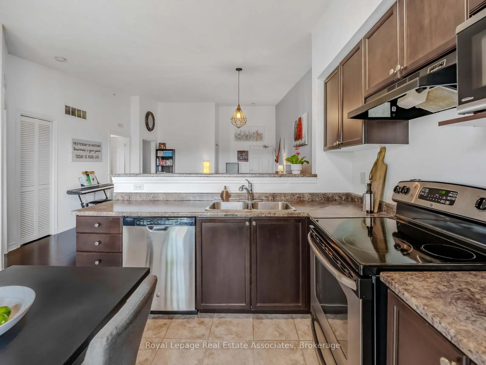 Photo 10 of Unit 405, 1390 Main Street E, Milton, Dempsey — HOMEH