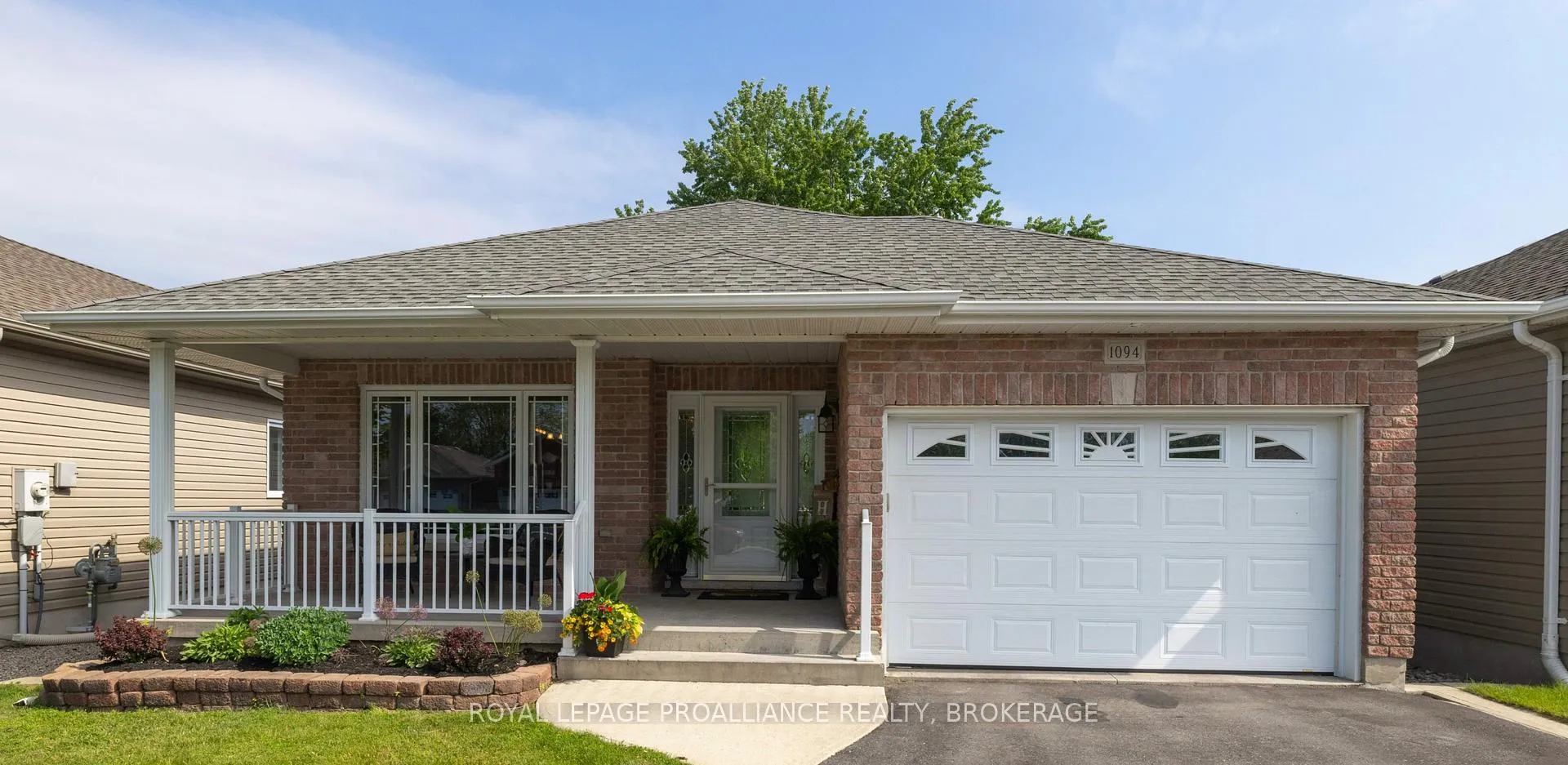 Front of 1094 Crossfield Avenue