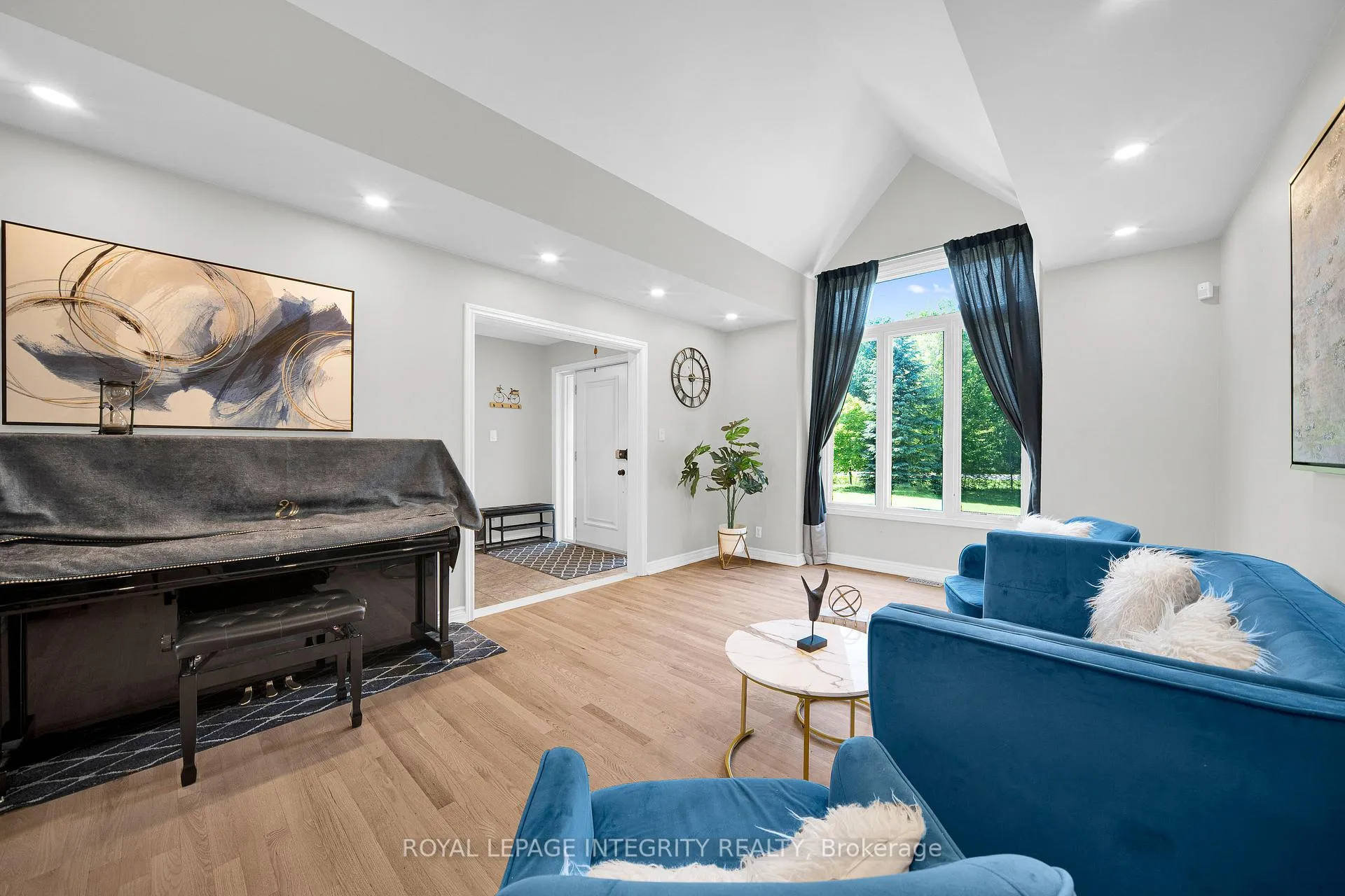 Photo 5 of 1218 Rideau Bend Crescent, Ottawa, Manotick East to Manotick Station — HOMEH