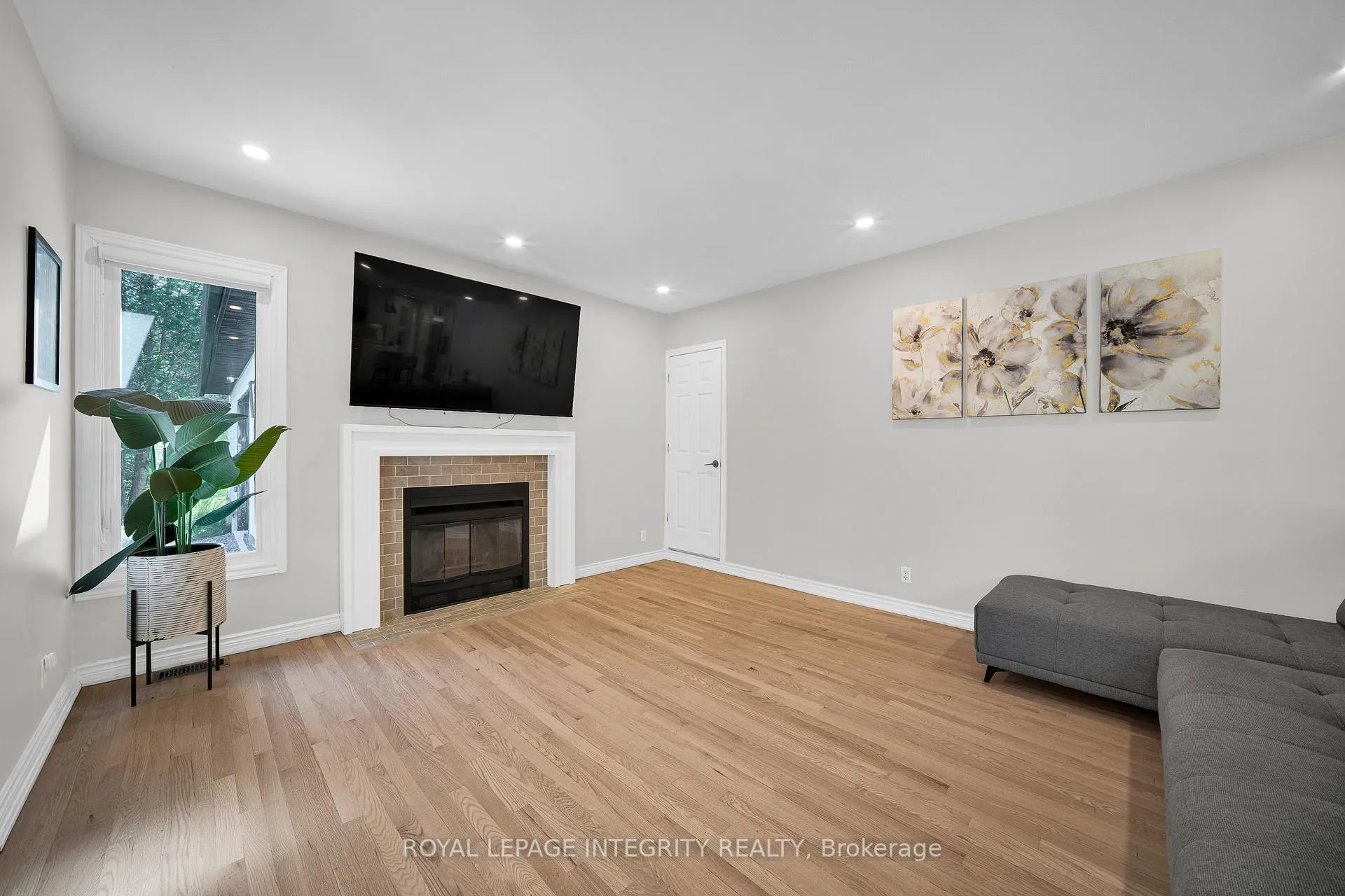 Photo 20 of 1218 Rideau Bend Crescent, Ottawa, Manotick East to Manotick Station — HOMEH