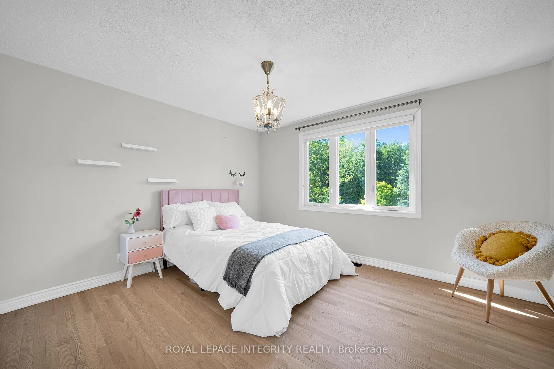 Photo 26 of 1218 Rideau Bend Crescent, Ottawa, Manotick East to Manotick Station — HOMEH