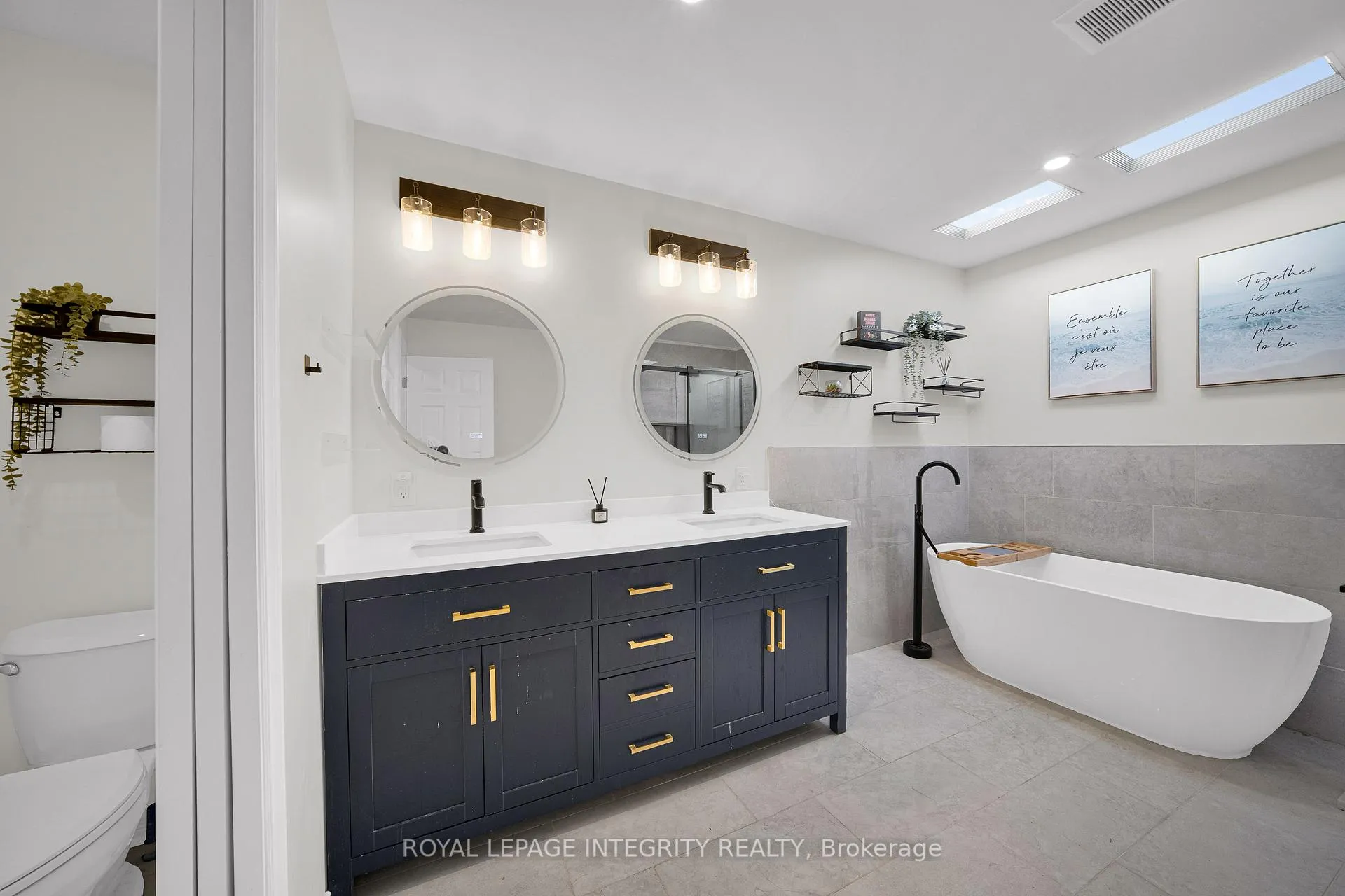 Photo 37 of 1218 Rideau Bend Crescent, Ottawa, Manotick East to Manotick Station — HOMEH