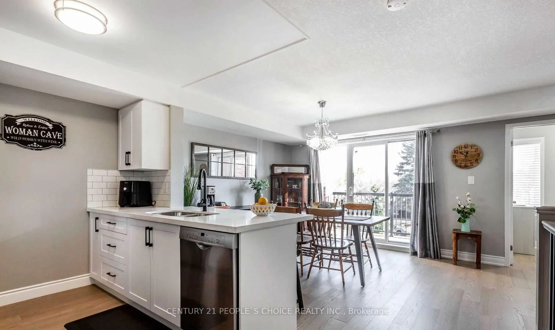 Photo 3 of Unit 2D, 45 cedar hill Crescent, Kitchener, King East — HOMEH