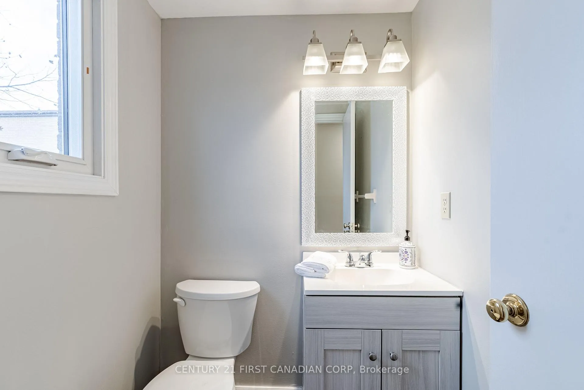Photo 8 of Unit Unit 7, 160 Conway Drive, London, South X — HOMEH