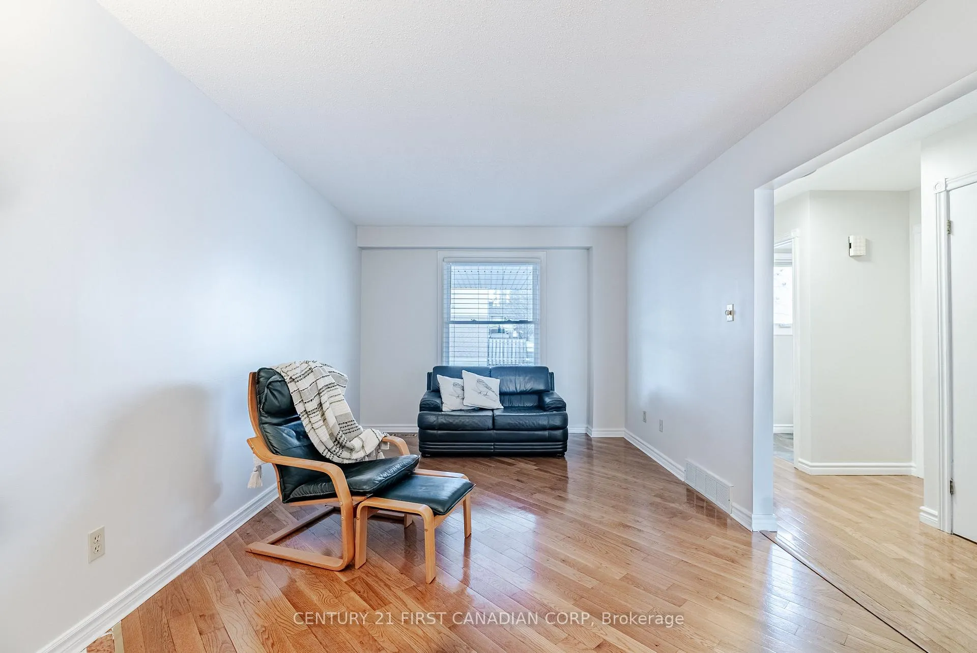 Photo 9 of Unit Unit 7, 160 Conway Drive, London, South X — HOMEH