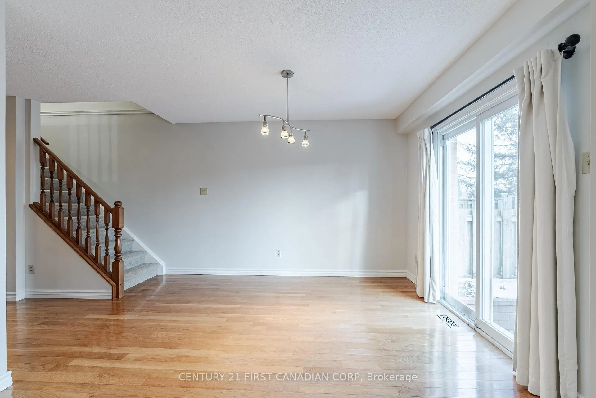Photo 13 of Unit Unit 7, 160 Conway Drive, London, South X — HOMEH