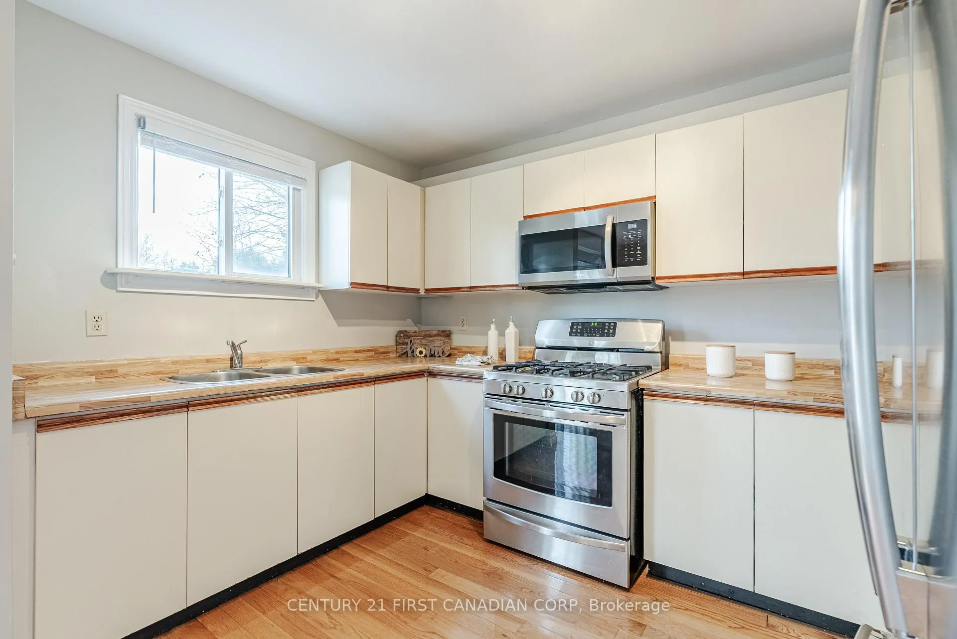 Photo 15 of Unit Unit 7, 160 Conway Drive, London, South X — HOMEH