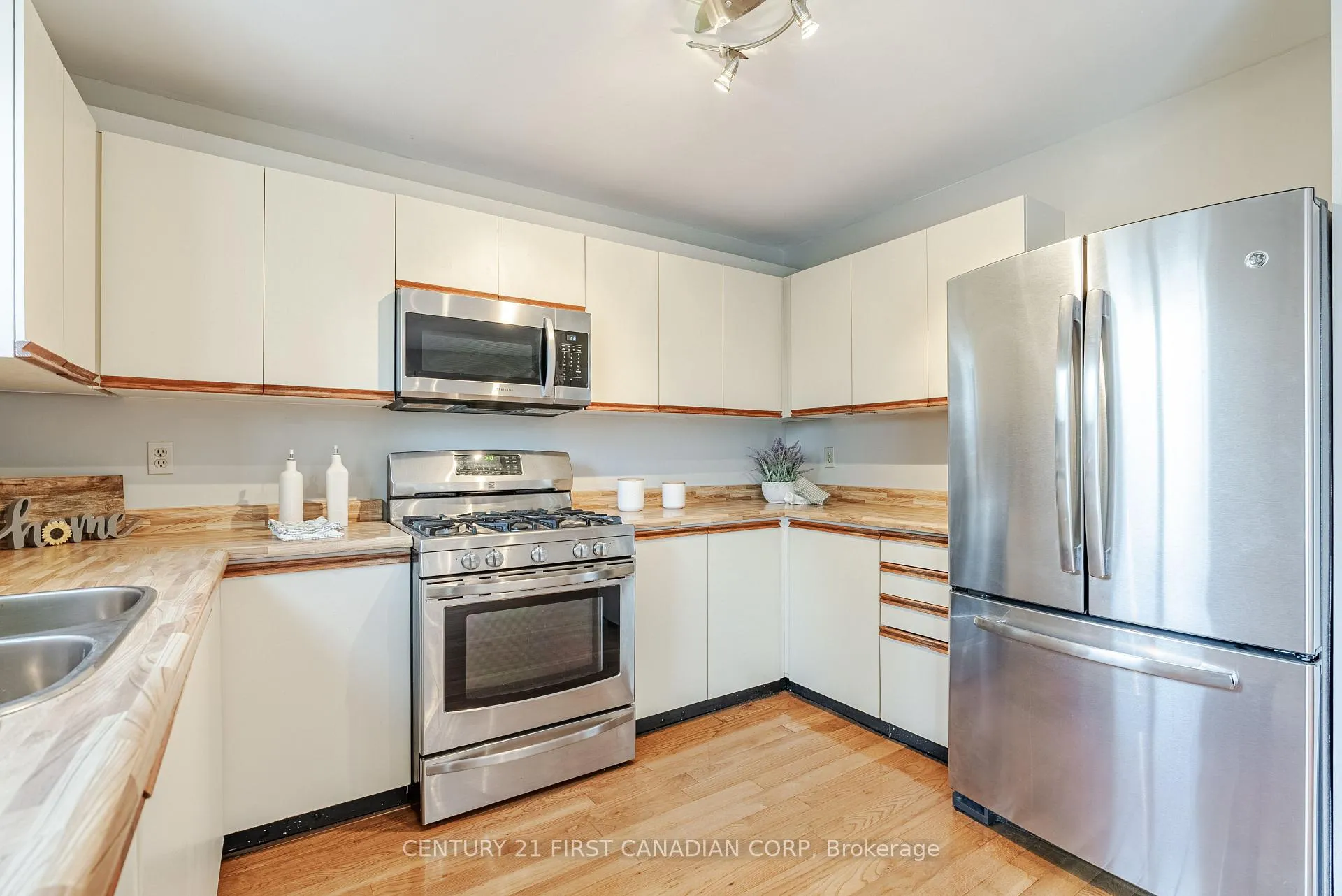 Photo 16 of Unit Unit 7, 160 Conway Drive, London, South X — HOMEH