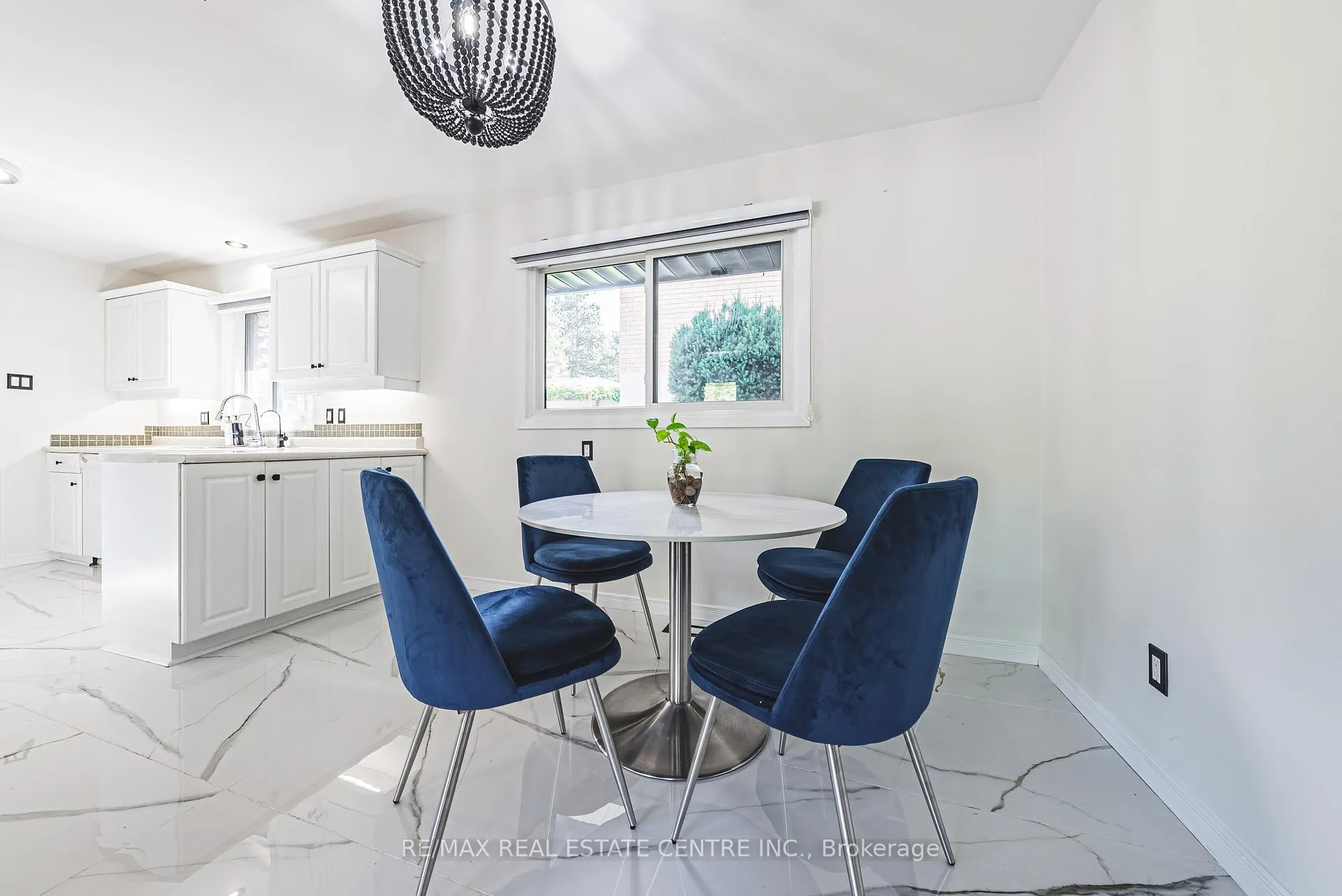 Photo 9 of 267 Erb Street E, Waterloo, Fairfield — HOMEH