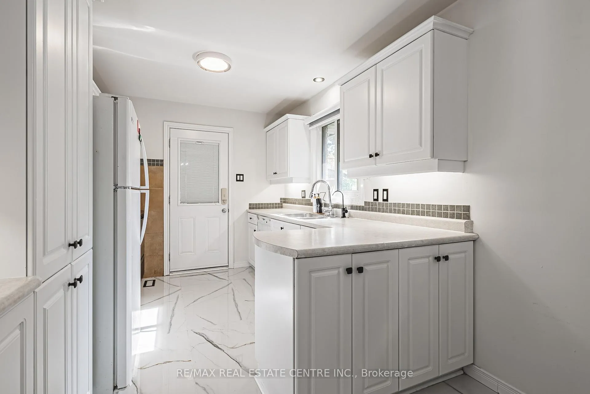 Photo 10 of 267 Erb Street E, Waterloo, Fairfield — HOMEH