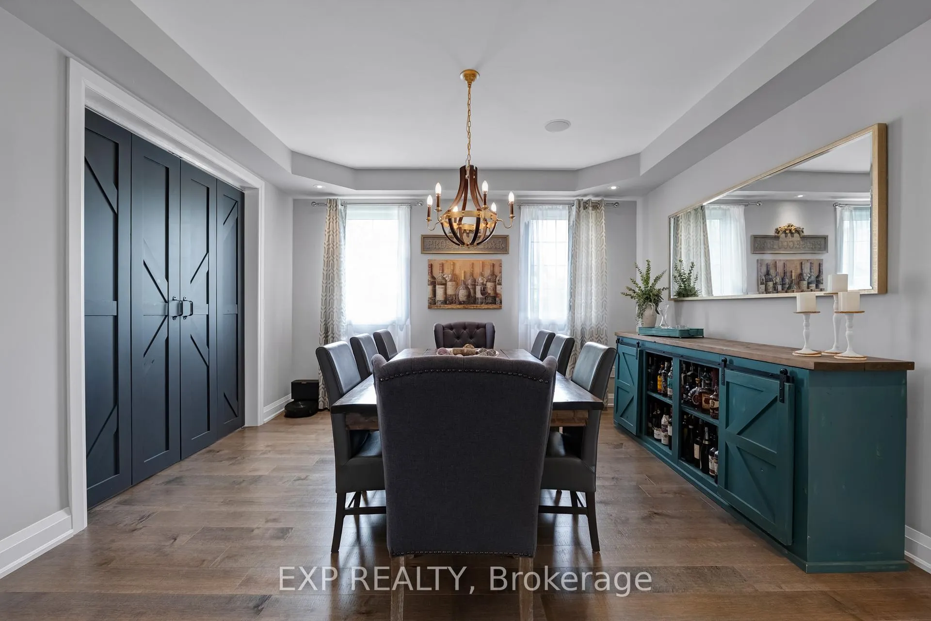 Photo 5 of 156 Degraaf Crescent, Aurora, Rural Aurora — HOMEH