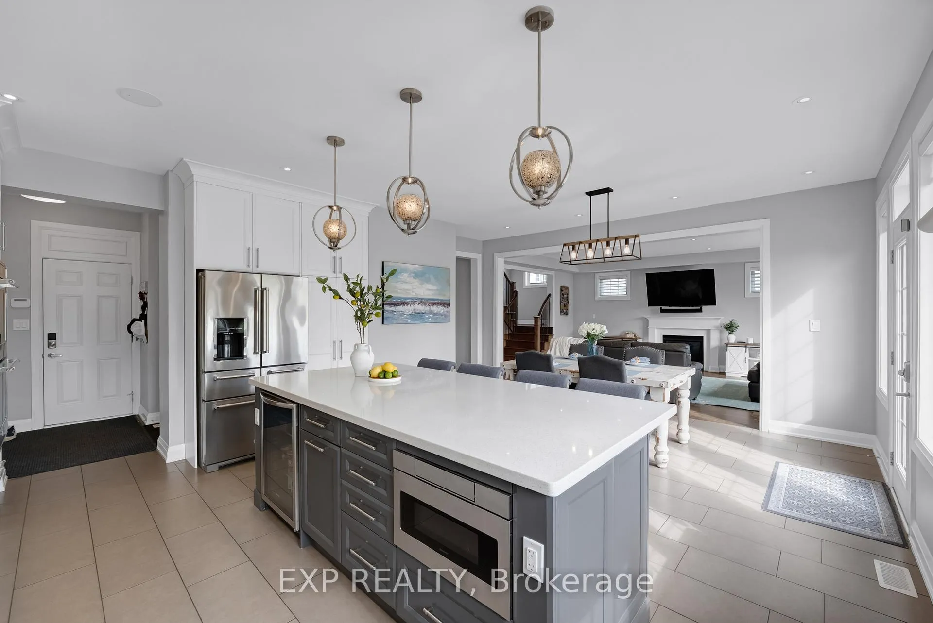 Photo 14 of 156 Degraaf Crescent, Aurora, Rural Aurora — HOMEH