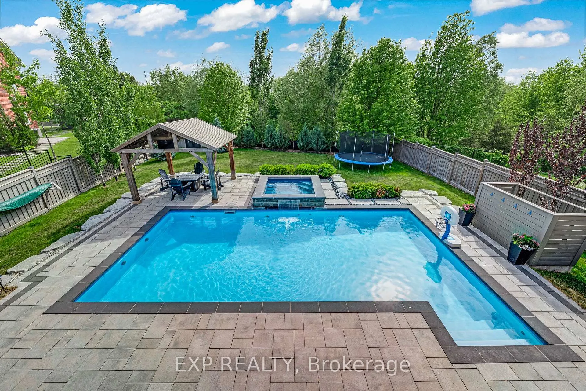 Photo 16 of 156 Degraaf Crescent, Aurora, Rural Aurora — HOMEH