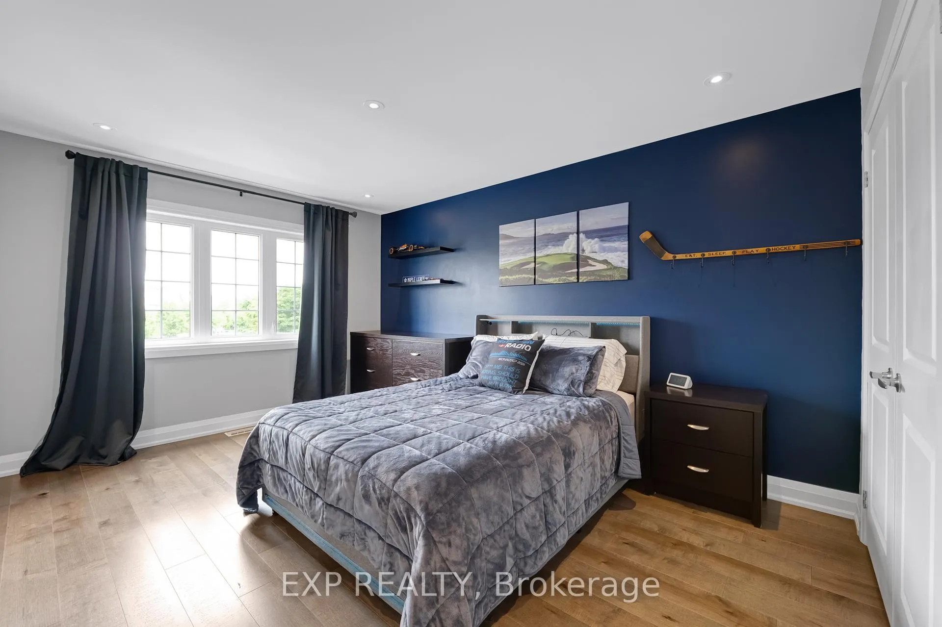 Photo 32 of 156 Degraaf Crescent, Aurora, Rural Aurora — HOMEH
