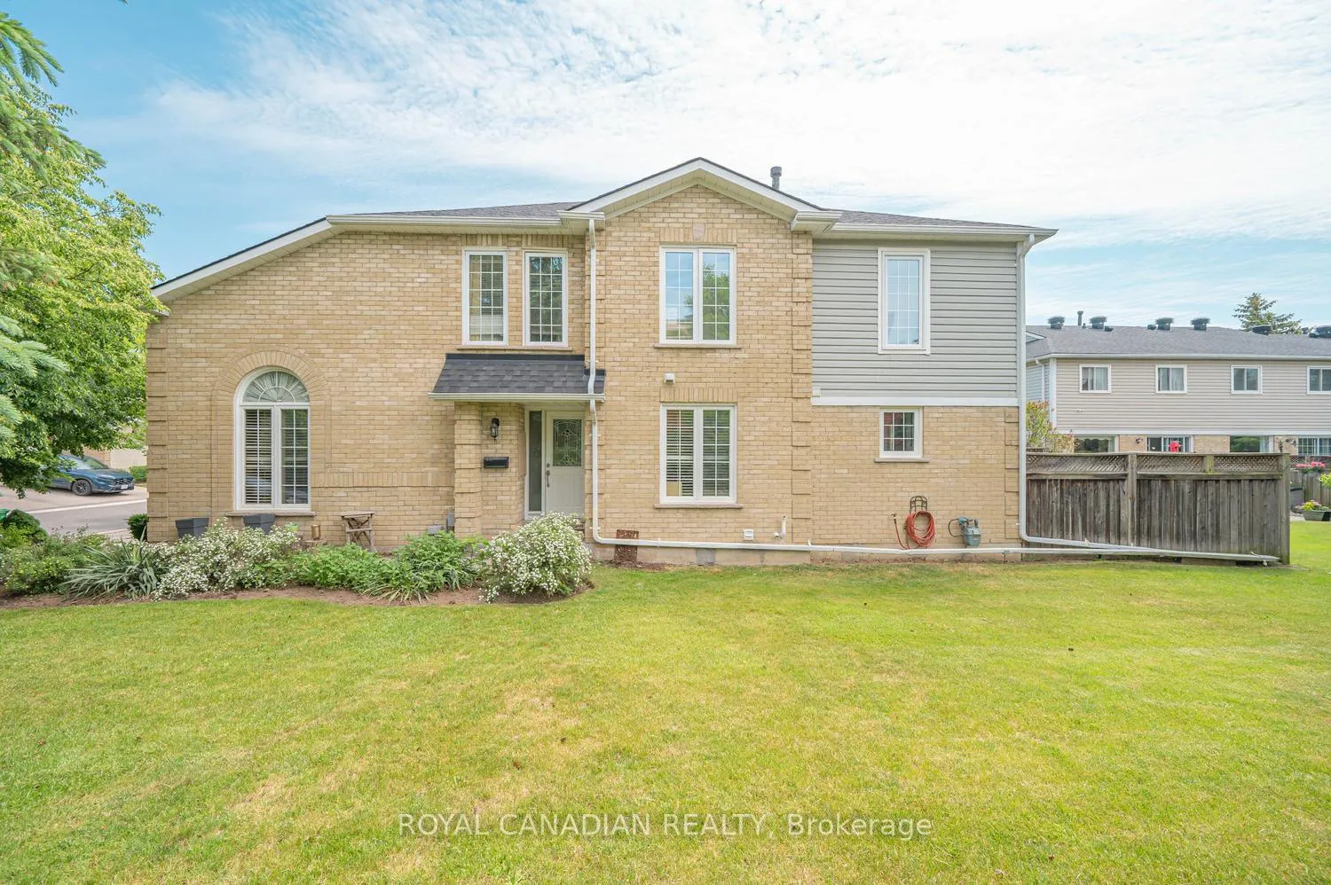 Photo 1 of 63 Heathcliffe Square, Brampton, Central Park — HOMEH