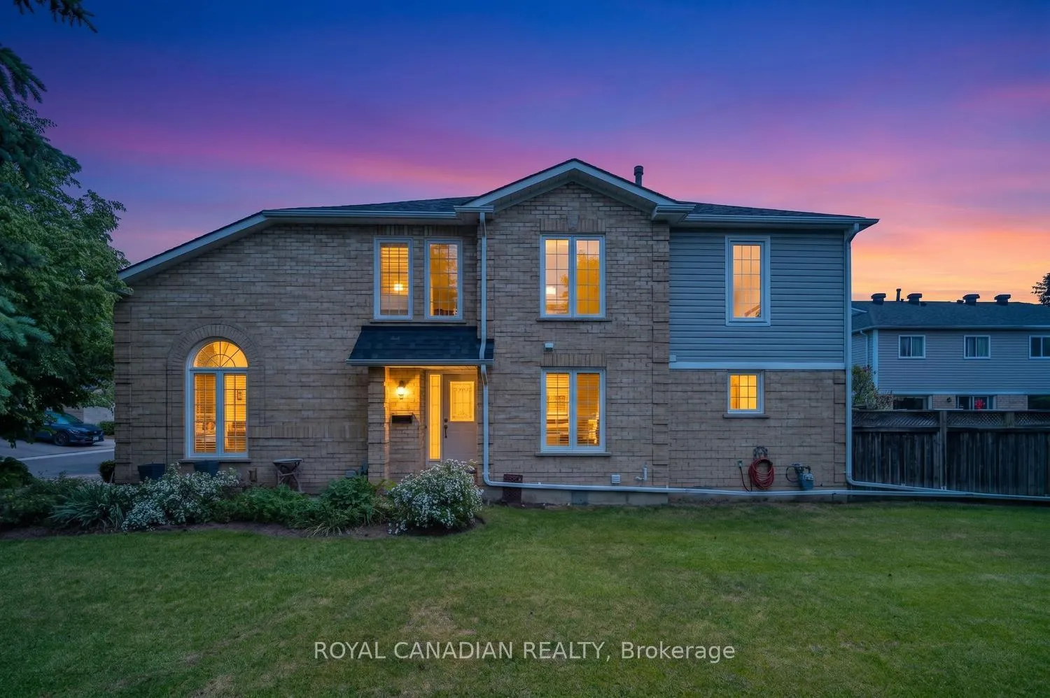 Photo 2 of 63 Heathcliffe Square, Brampton, Central Park — HOMEH