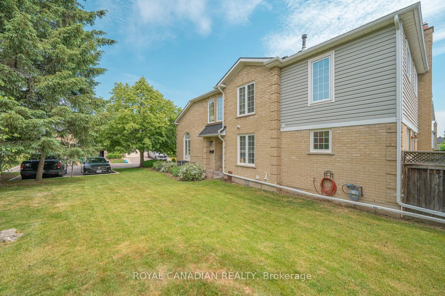 Photo 3 of 63 Heathcliffe Square, Brampton, Central Park — HOMEH