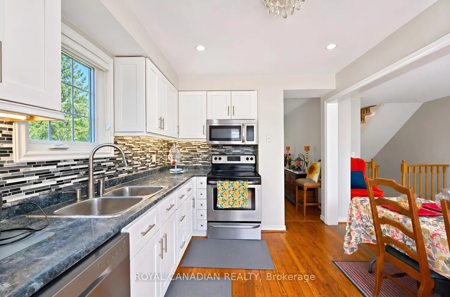 Photo 20 of 63 Heathcliffe Square, Brampton, Central Park — HOMEH
