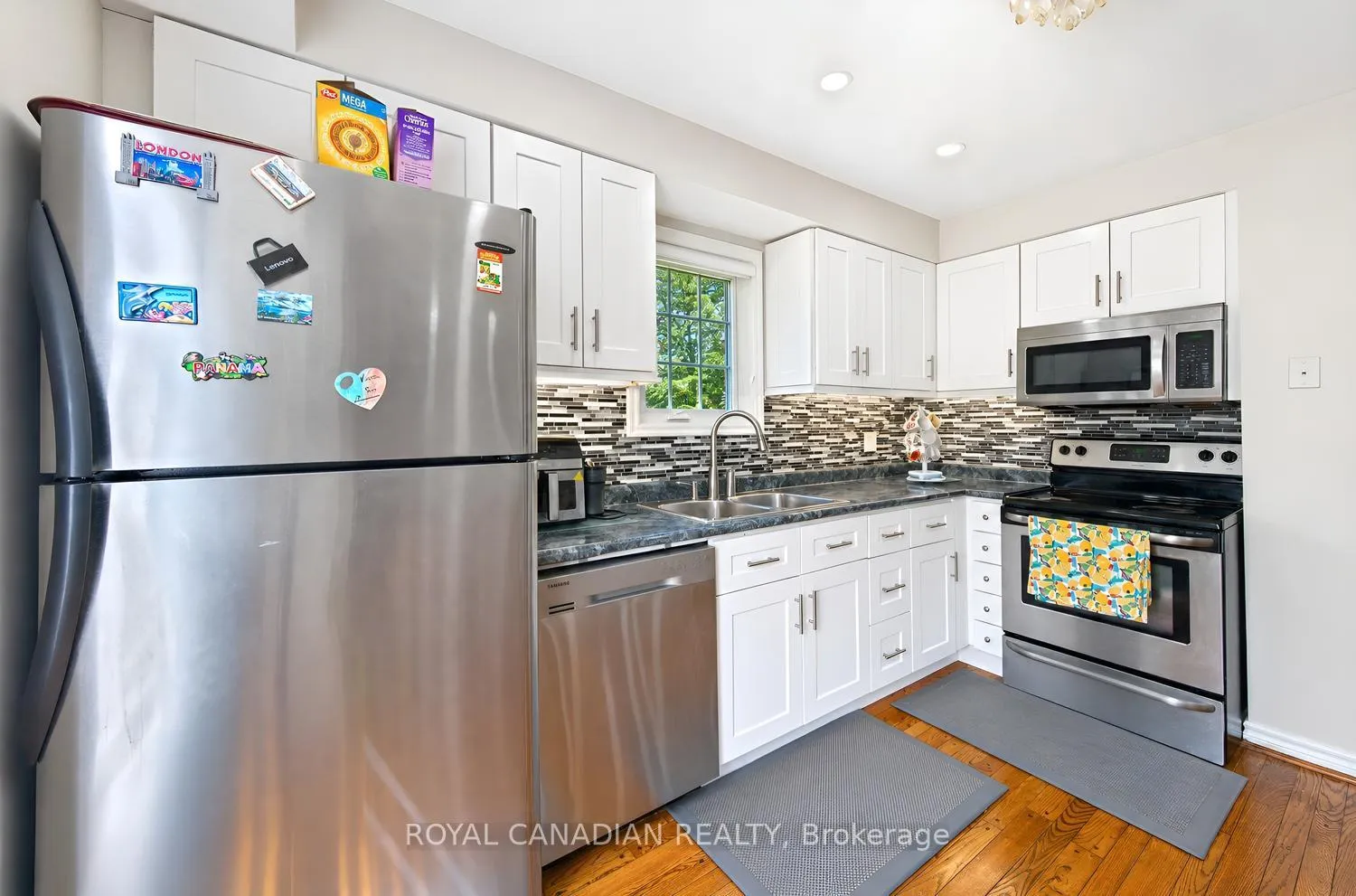 Photo 21 of 63 Heathcliffe Square, Brampton, Central Park — HOMEH