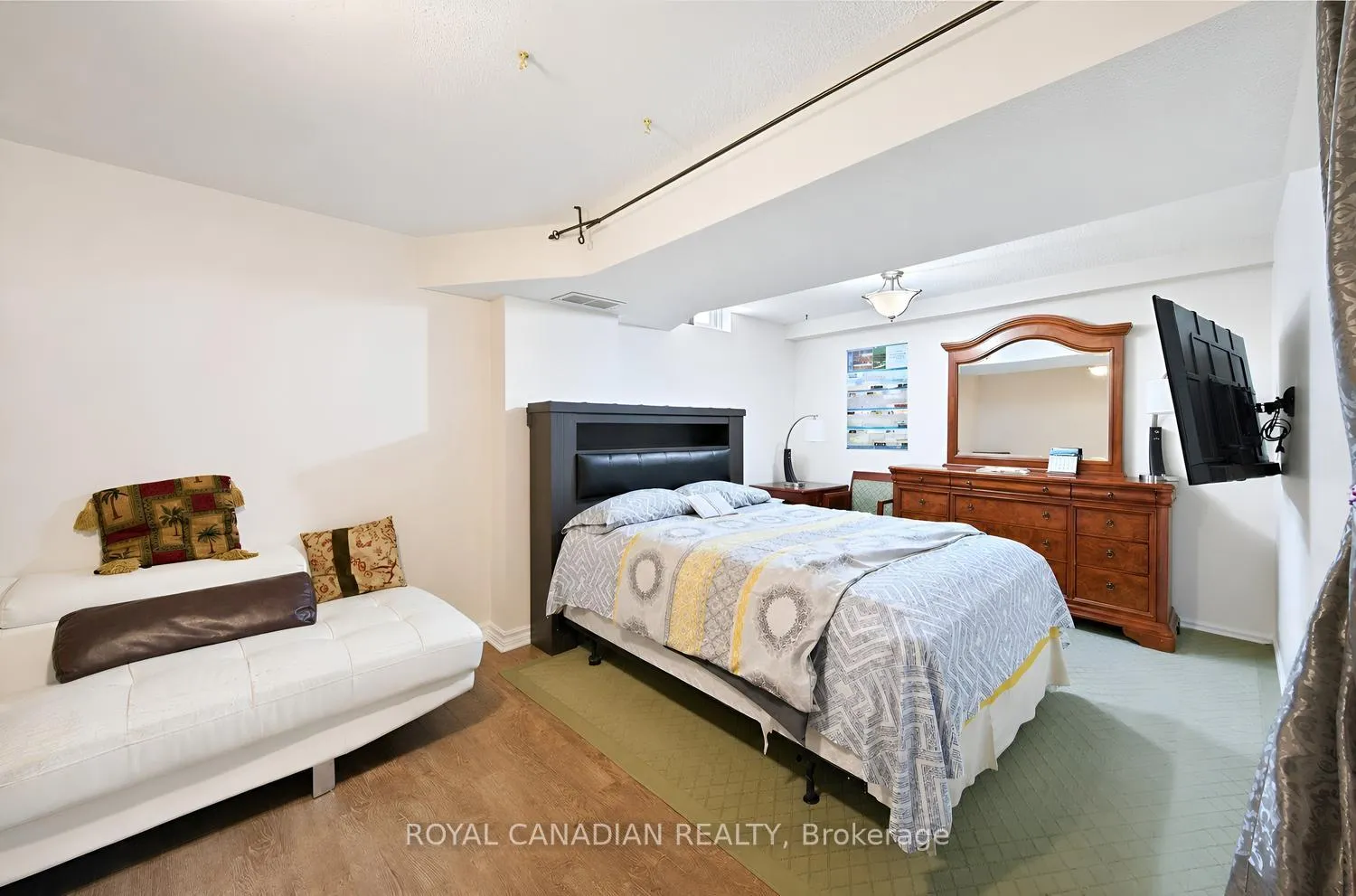 Photo 38 of 63 Heathcliffe Square, Brampton, Central Park — HOMEH