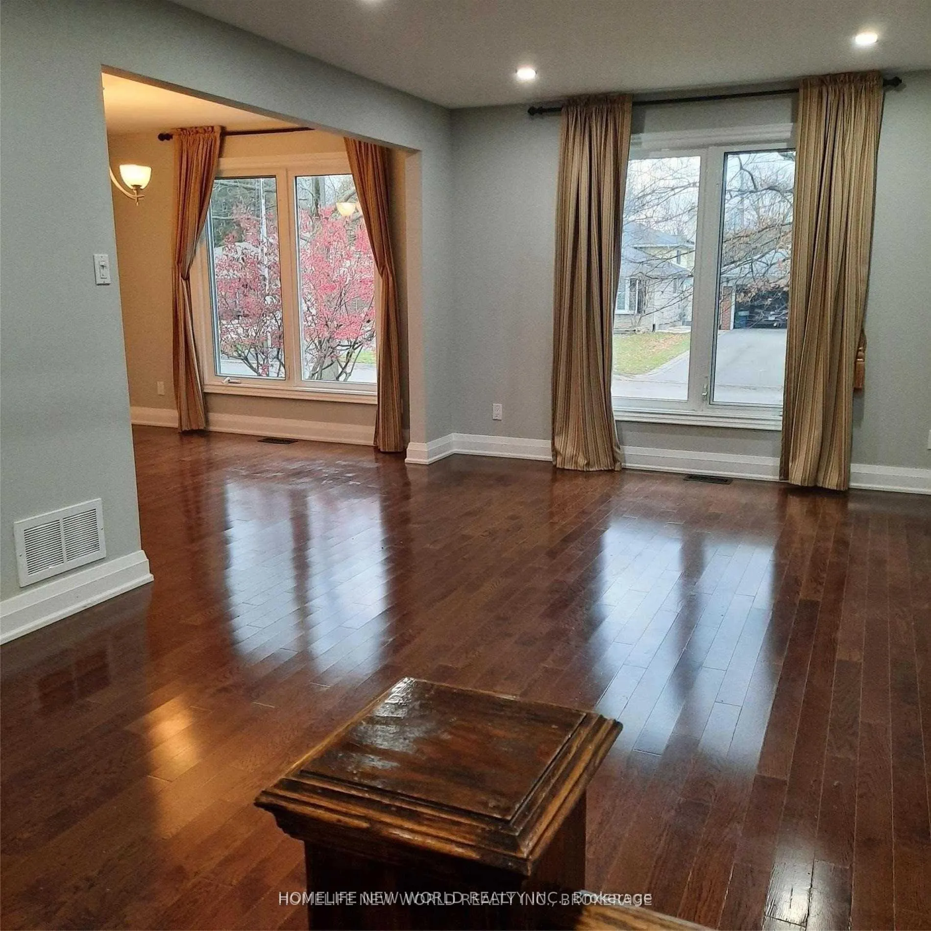 Photo 2 of Unit Main, 7 Southdale Drive, Markham, Bullock — HOMEH