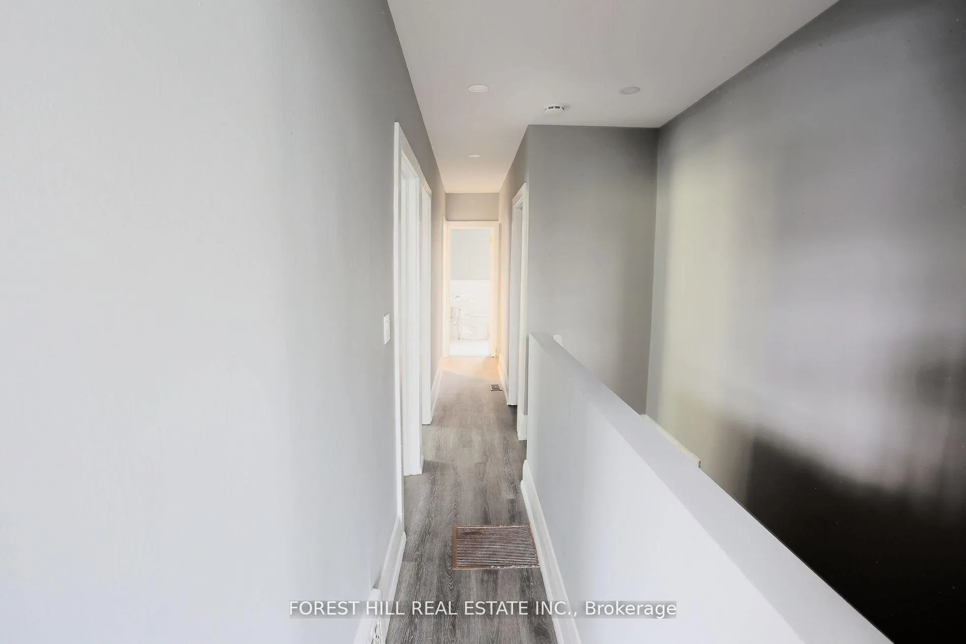 Photo 5 of 919 Kingston Road, Toronto, The Beaches — HOMEH