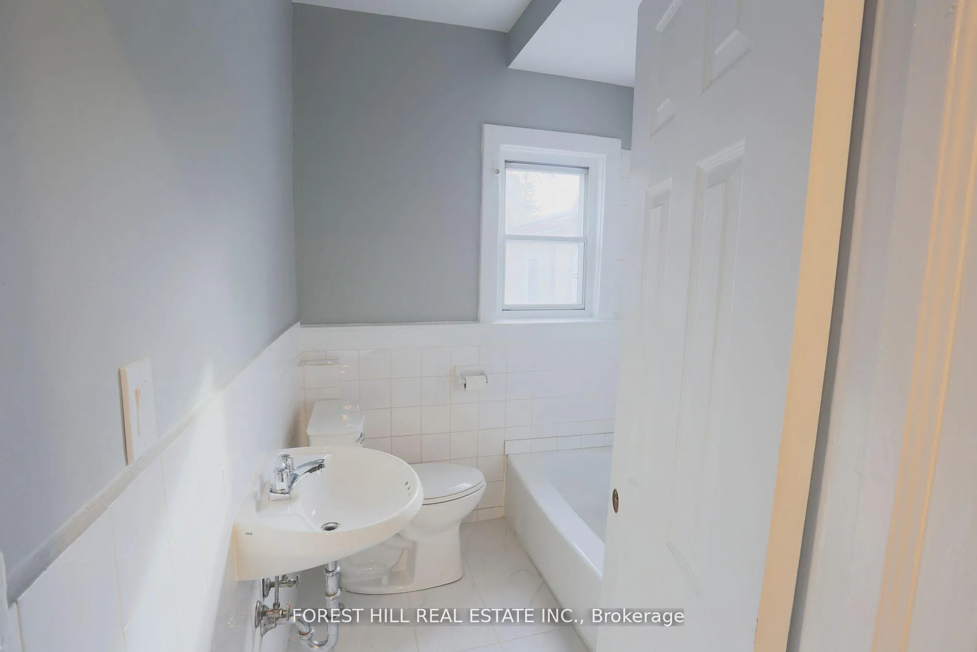 Photo 18 of 919 Kingston Road, Toronto, The Beaches — HOMEH