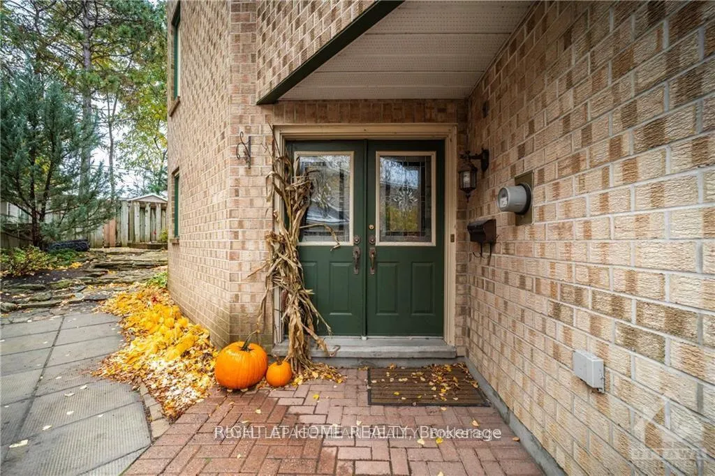 Photo 3 of 2982 Richmond Road, Ottawa, Fairfield Heights — HOMEH