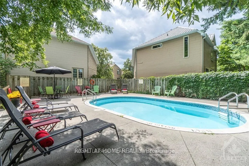 Photo 4 of 2982 Richmond Road, Ottawa, Fairfield Heights — HOMEH