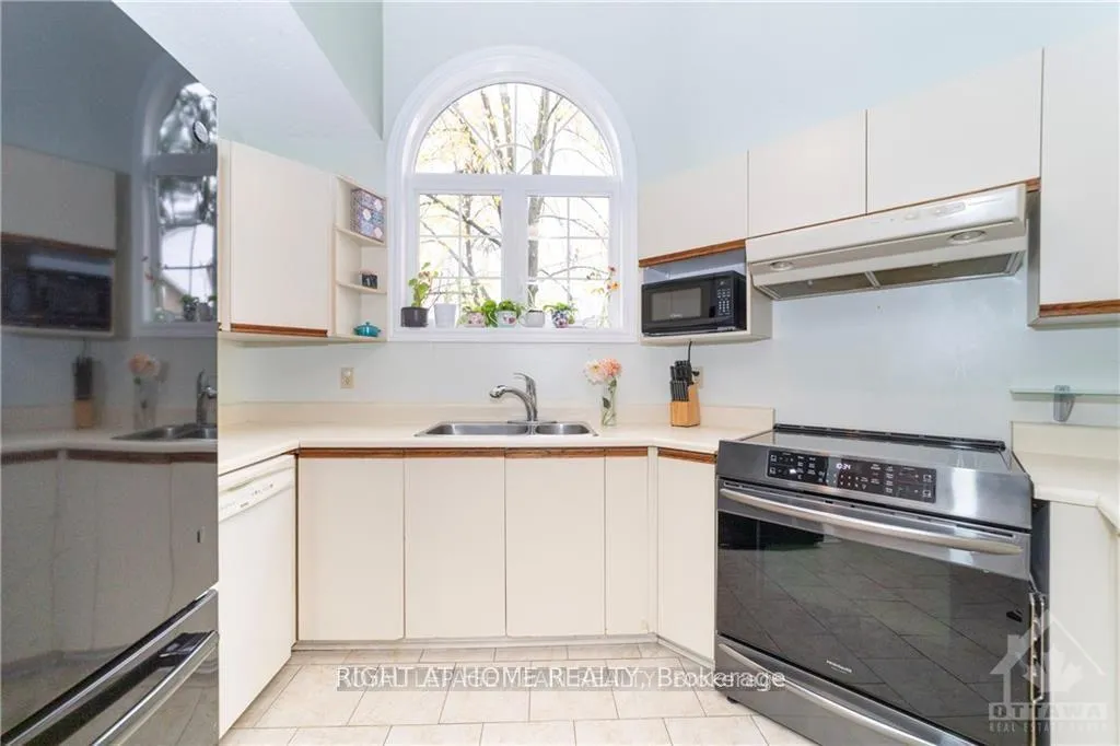 Photo 11 of 2982 Richmond Road, Ottawa, Fairfield Heights — HOMEH