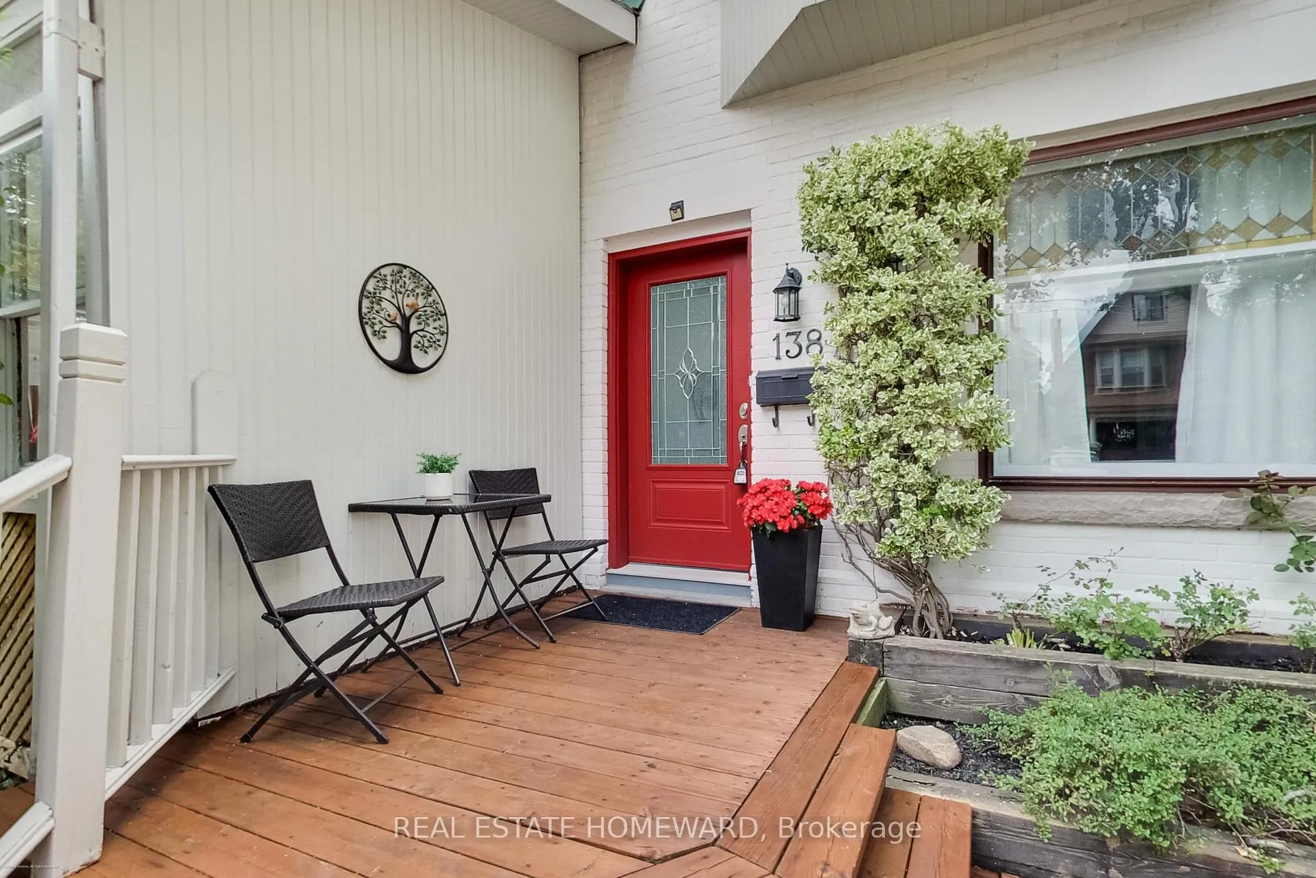 Photo 3 of 138 Lee Avenue, Toronto, The Beaches — HOMEH