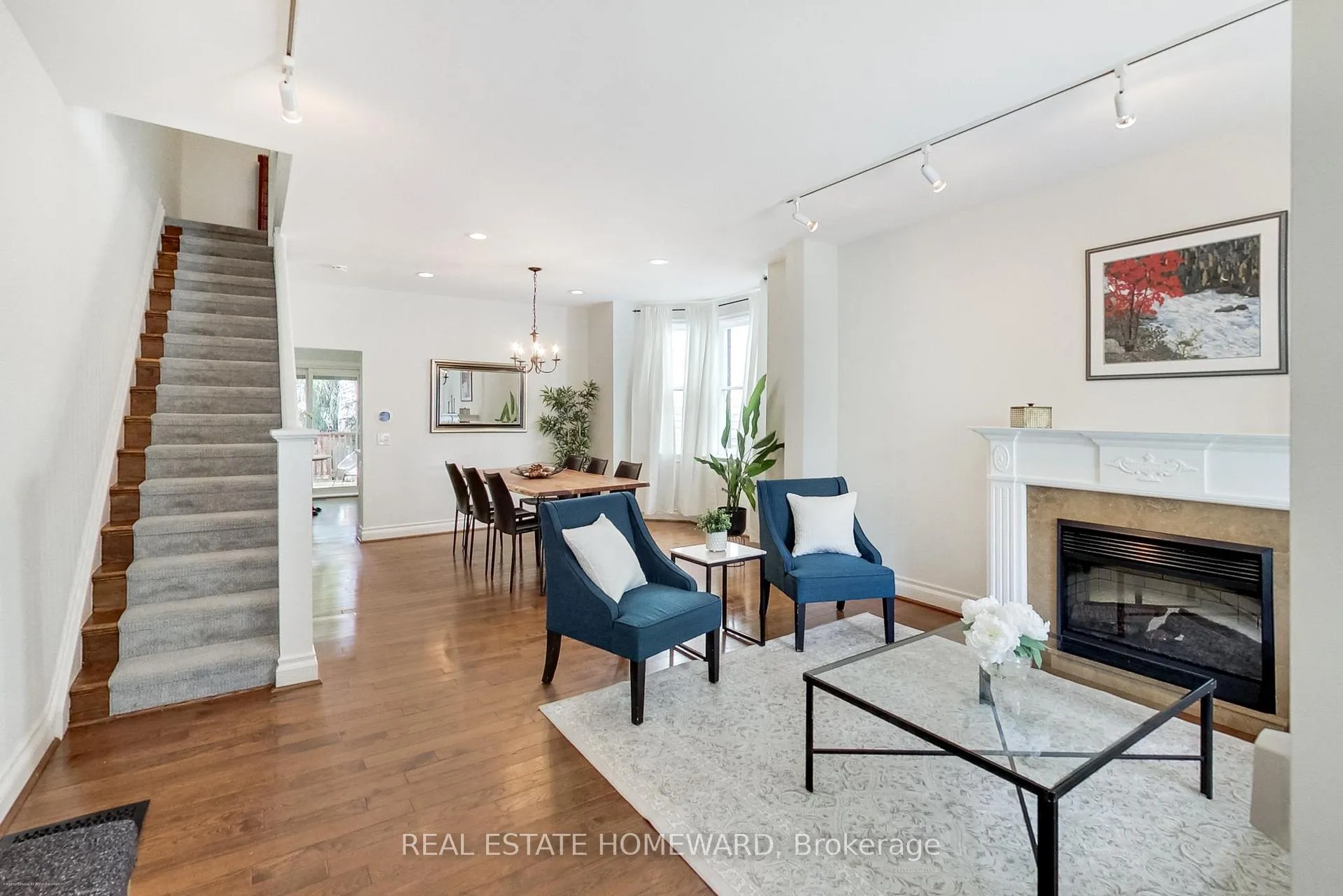 Photo 5 of 138 Lee Avenue, Toronto, The Beaches — HOMEH