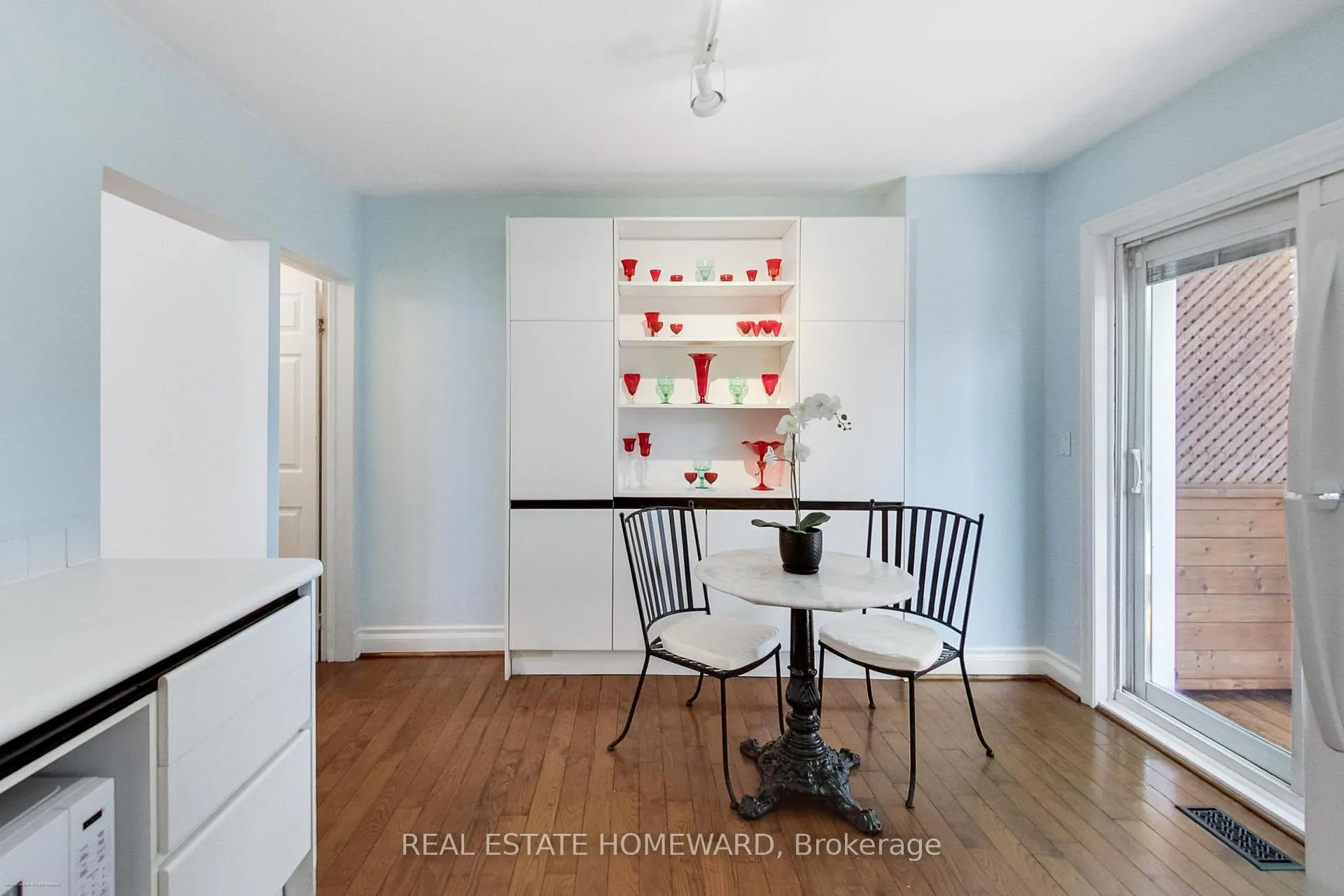 Photo 14 of 138 Lee Avenue, Toronto, The Beaches — HOMEH