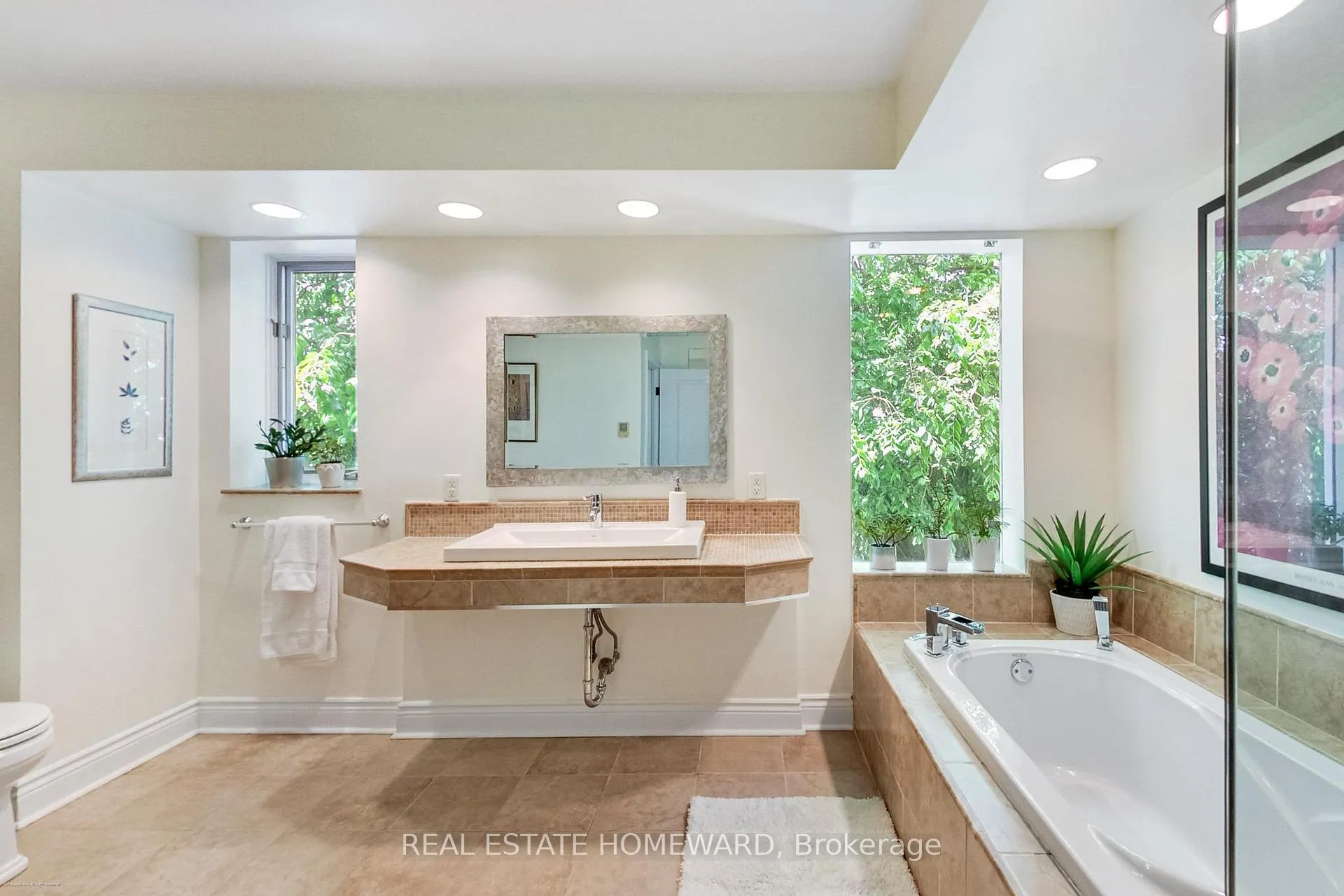 Photo 17 of 138 Lee Avenue, Toronto, The Beaches — HOMEH