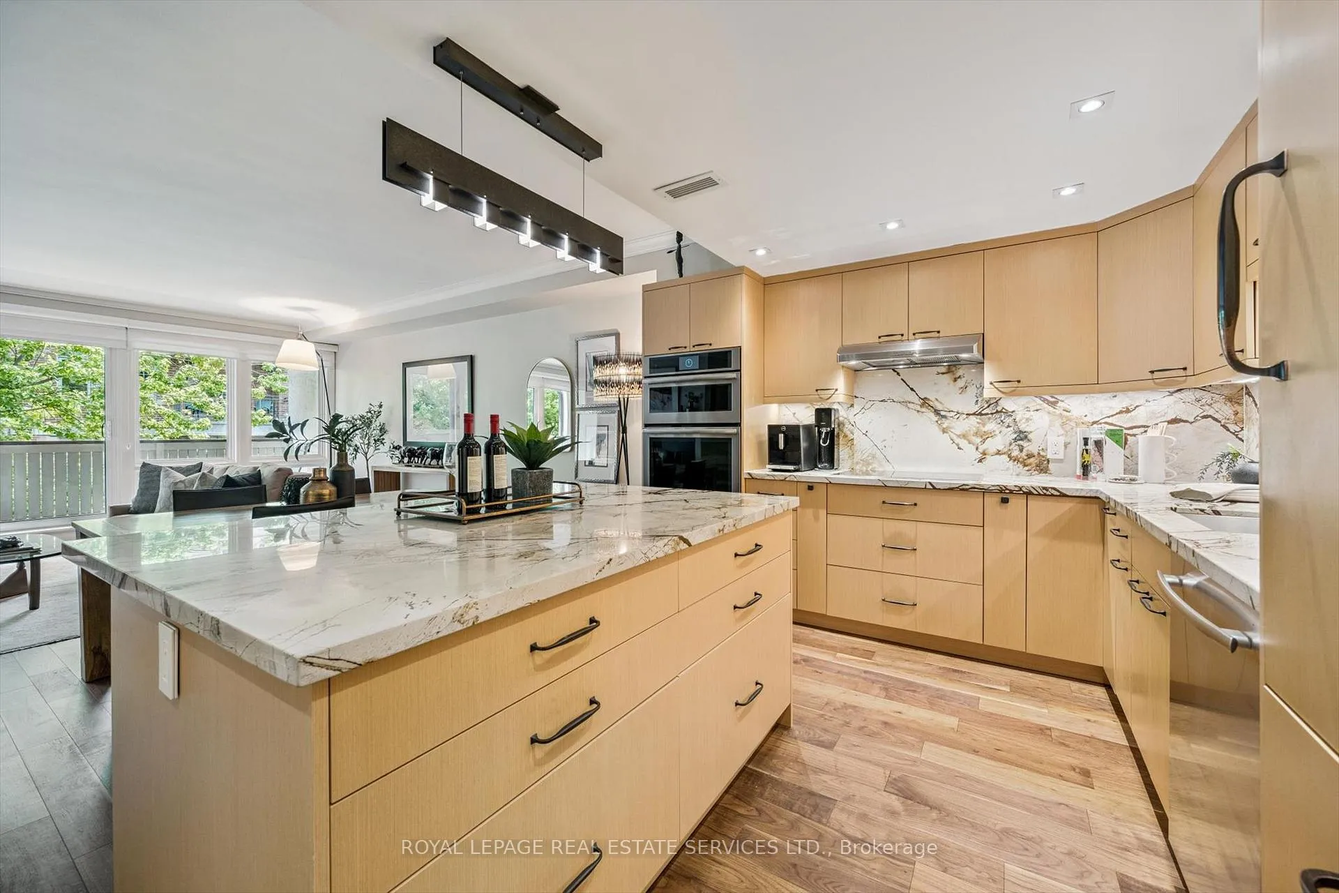 Photo 7 of Unit 305, 71 Old Mill Road, Etobicoke, Kingsway South — HOMEH